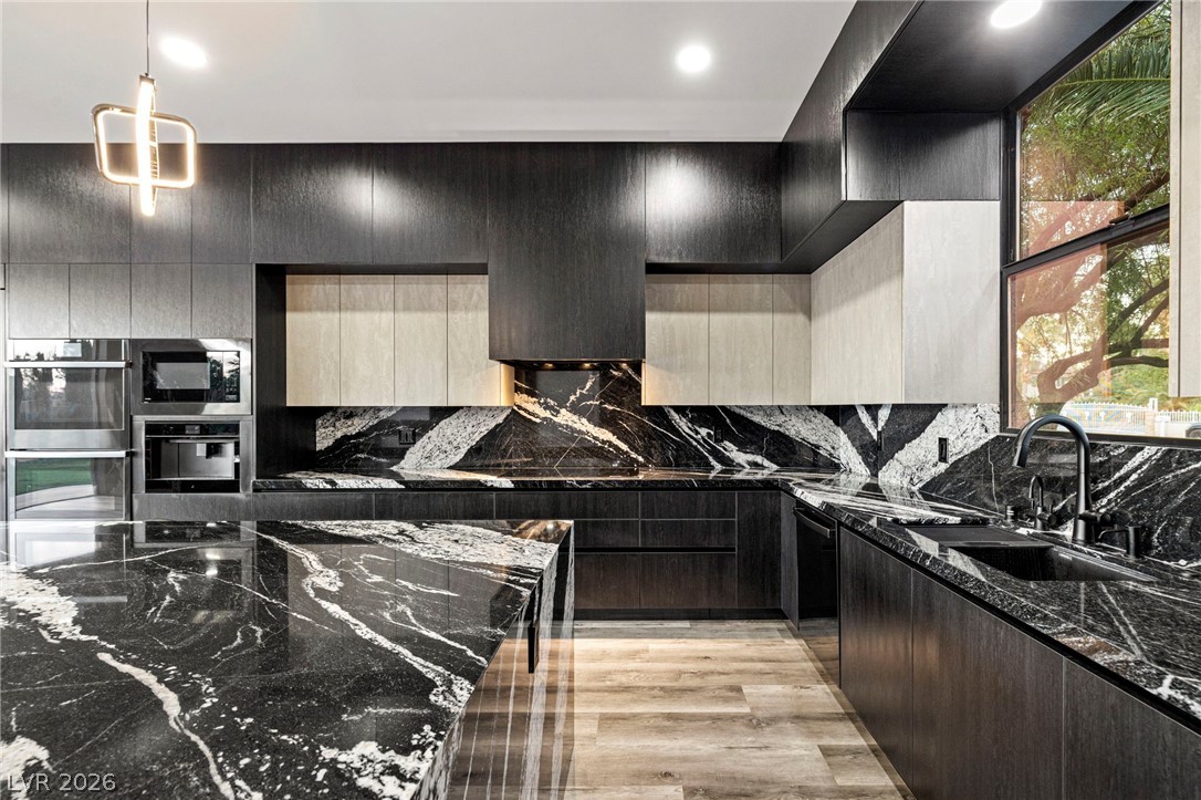 237 East Eldorado Lane