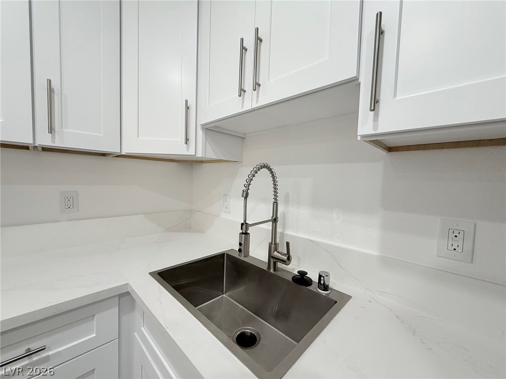 5415 West Harmon Avenue 1006