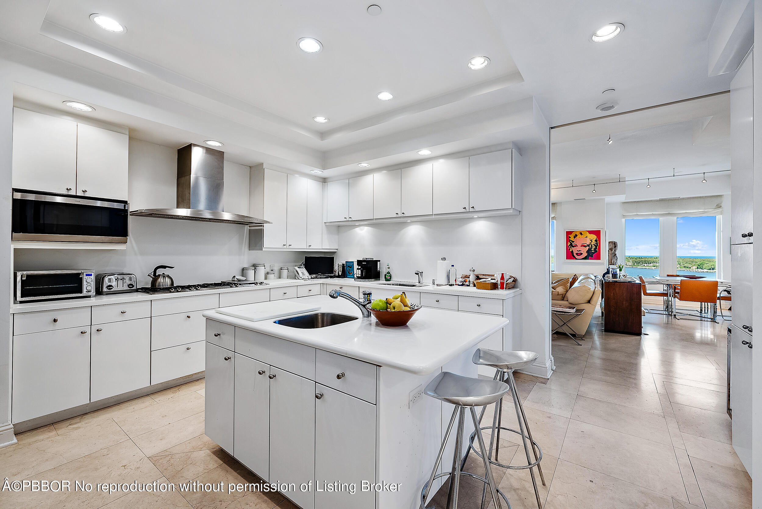 622 N Flagler Drive, 803