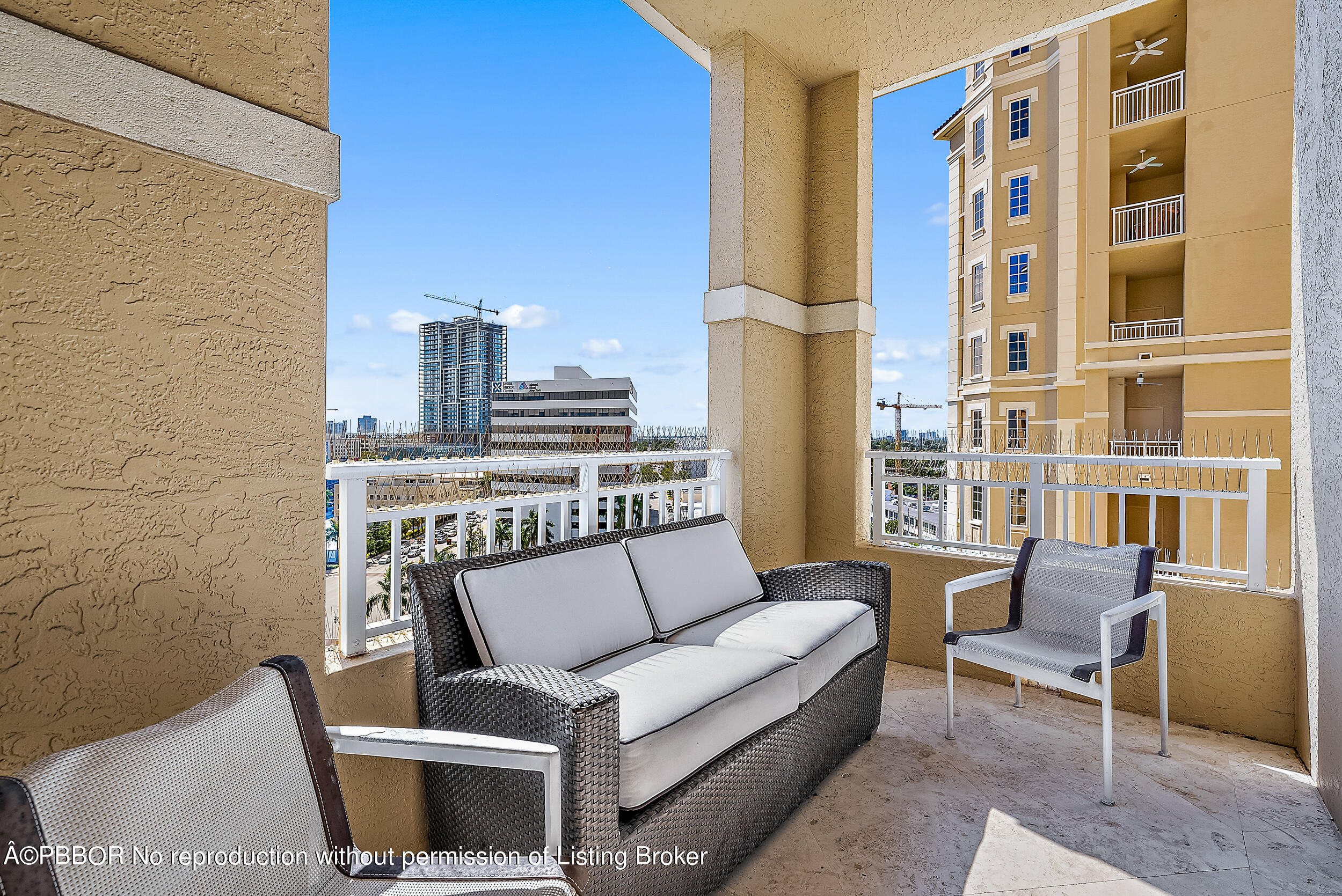 622 N Flagler Drive, 803