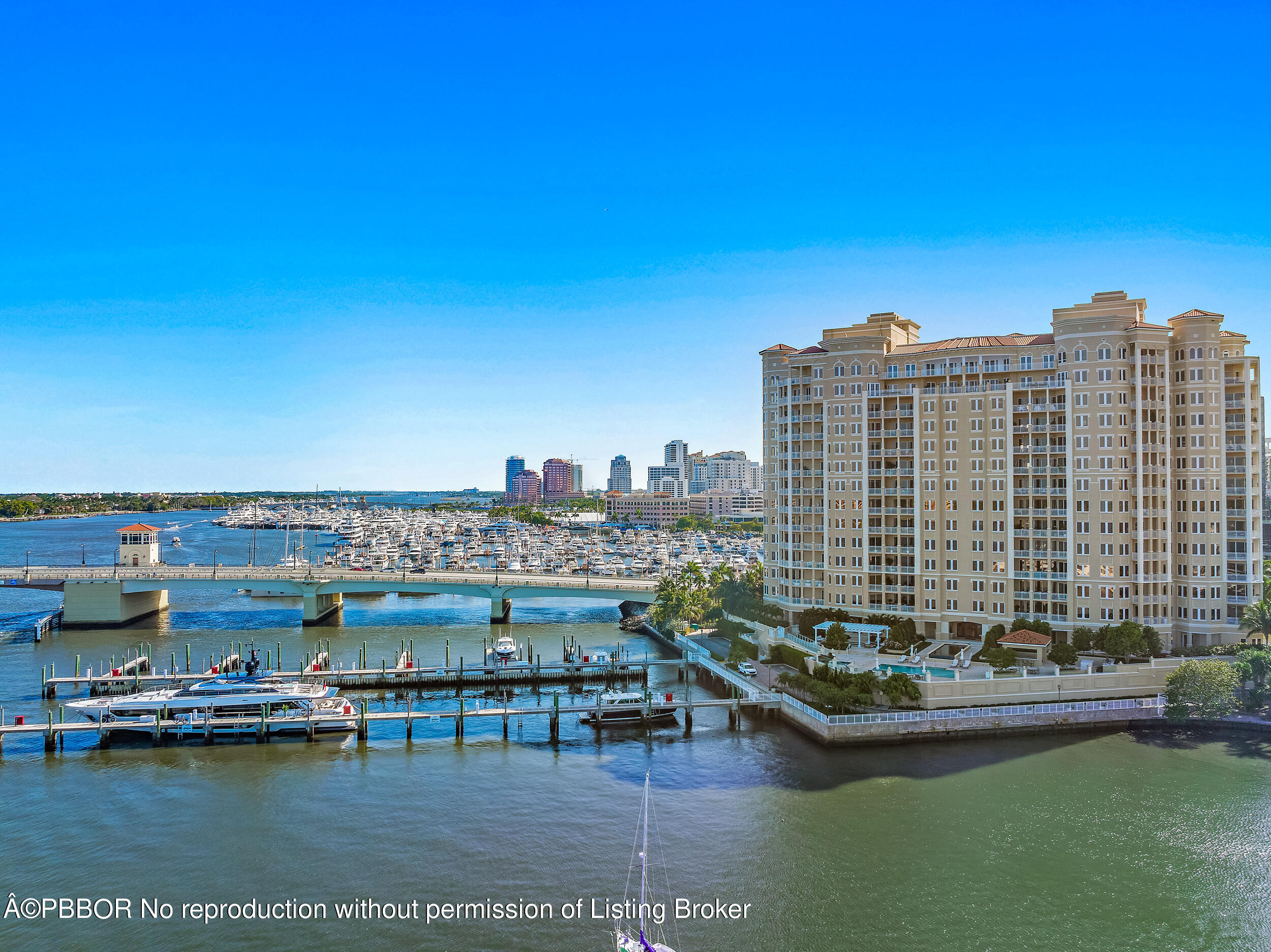 622 N Flagler Drive, 803