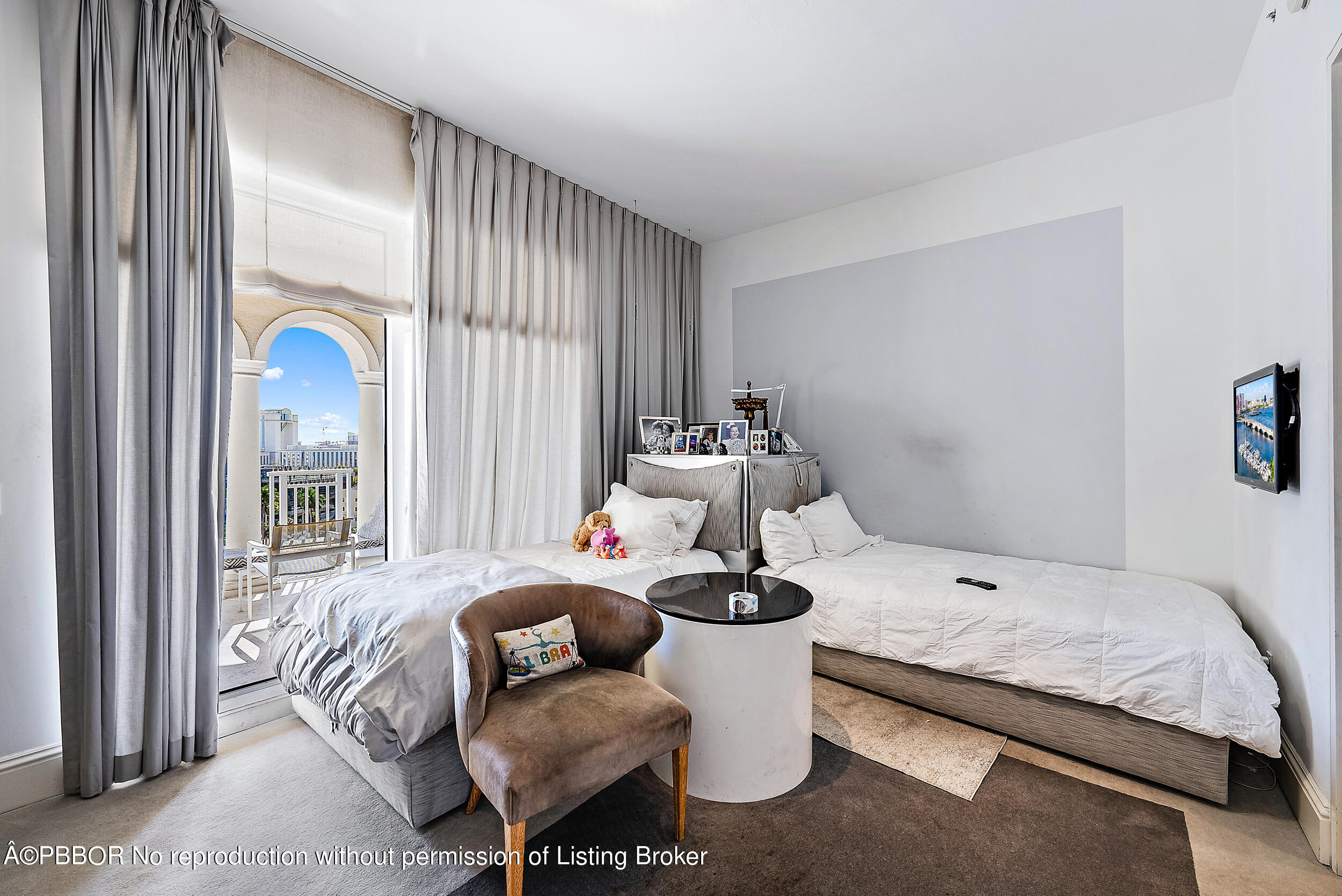 622 N Flagler Drive, 803