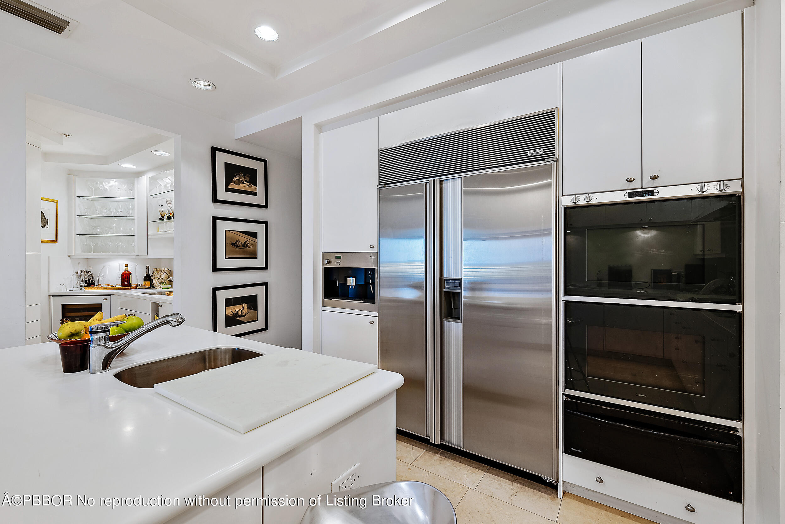 622 N Flagler Drive, 803