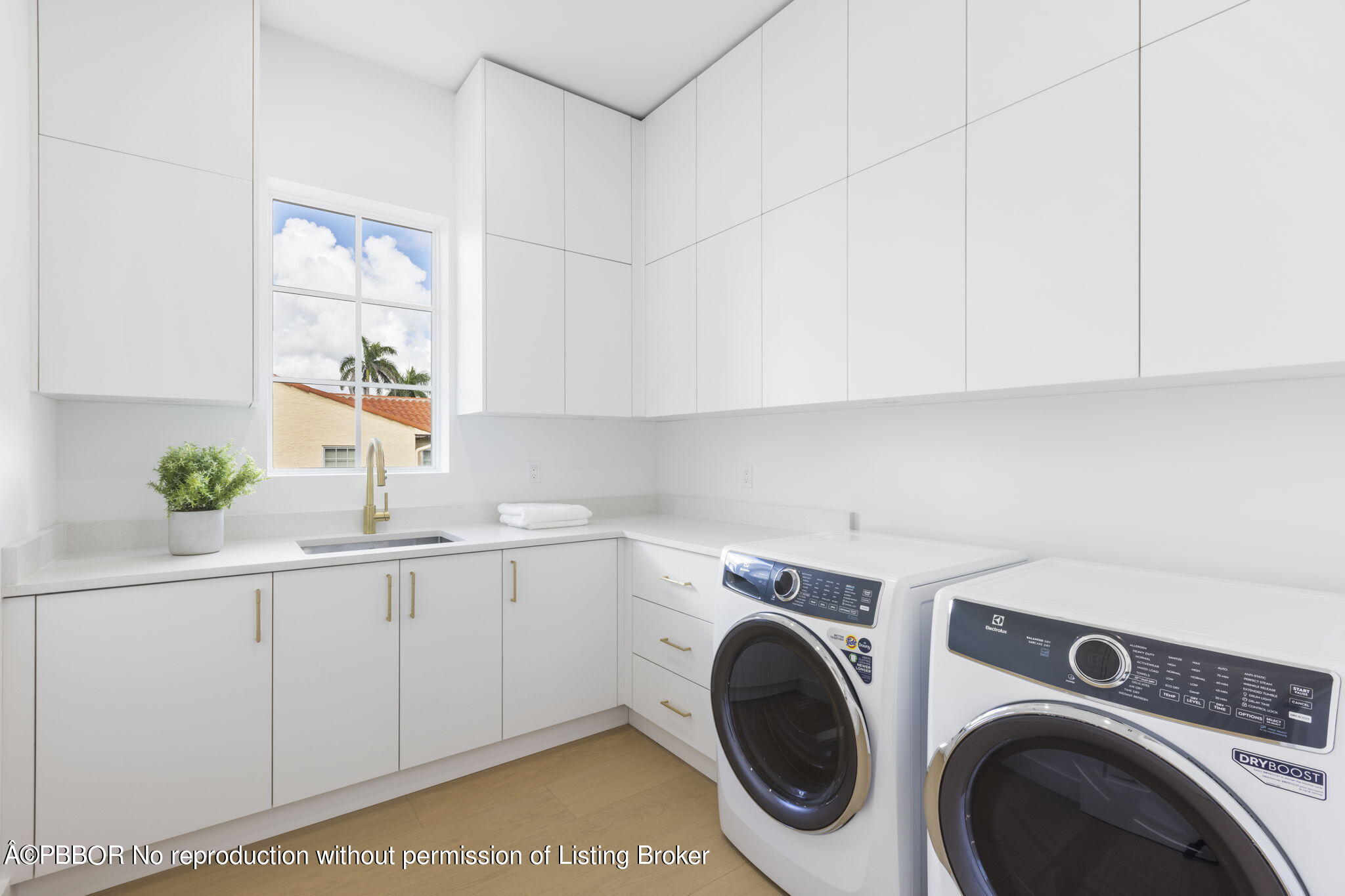 Coastal Contemporary New Build in Soso