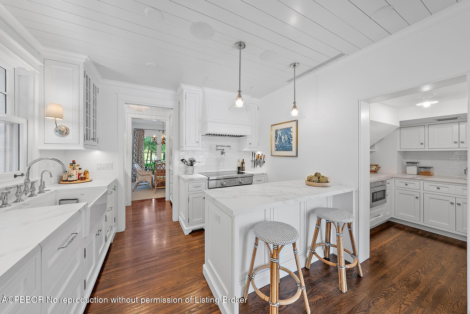 "Sea" Street Paradise