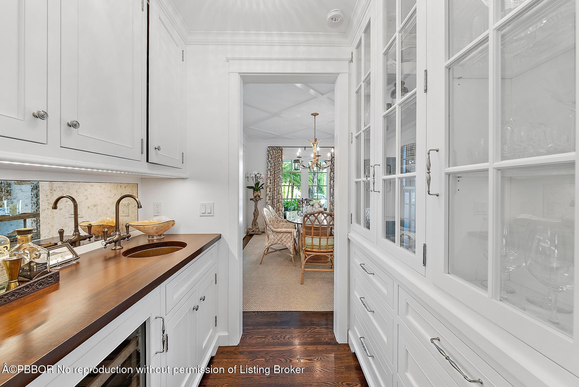 "Sea" Street Paradise