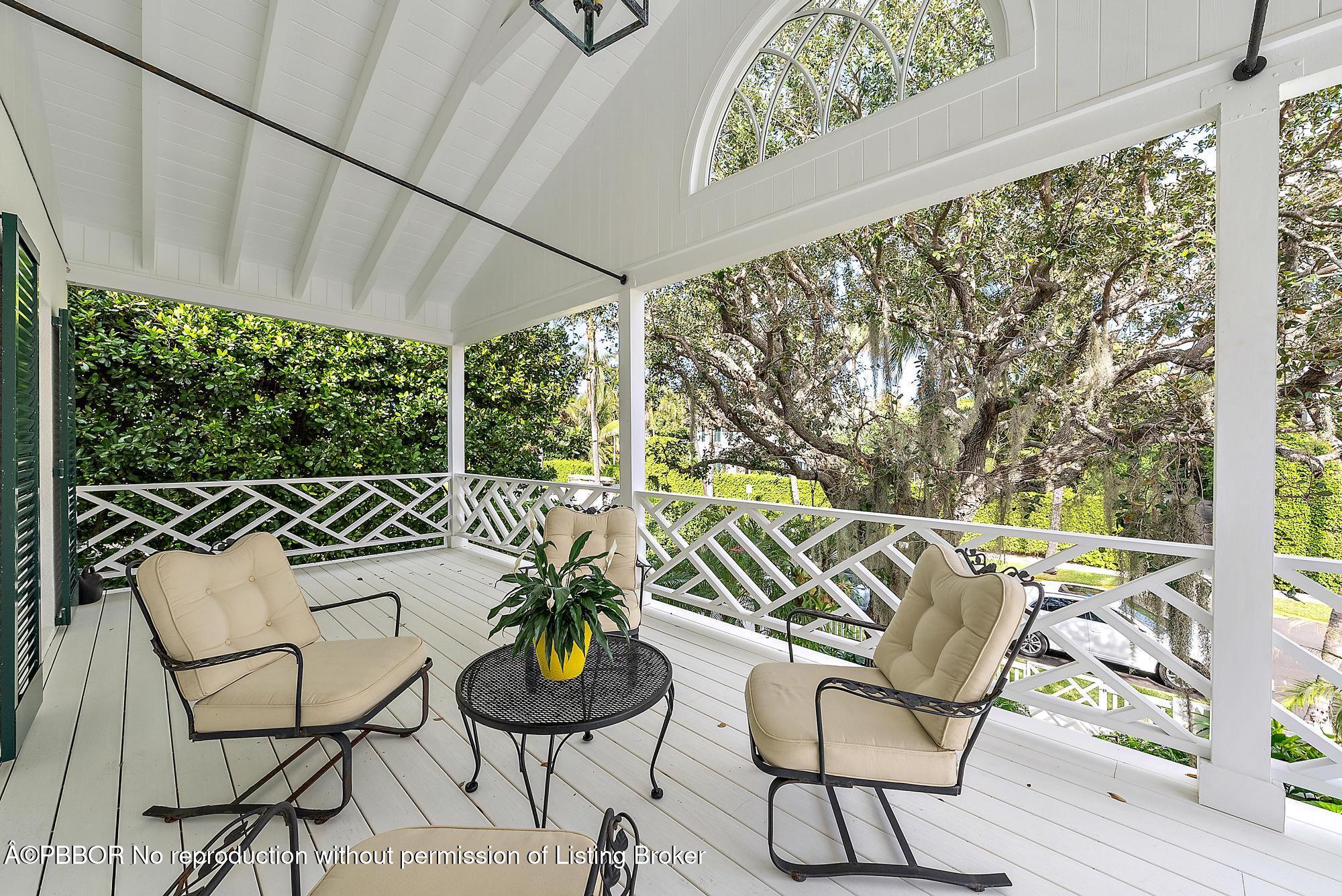 "Sea" Street Paradise