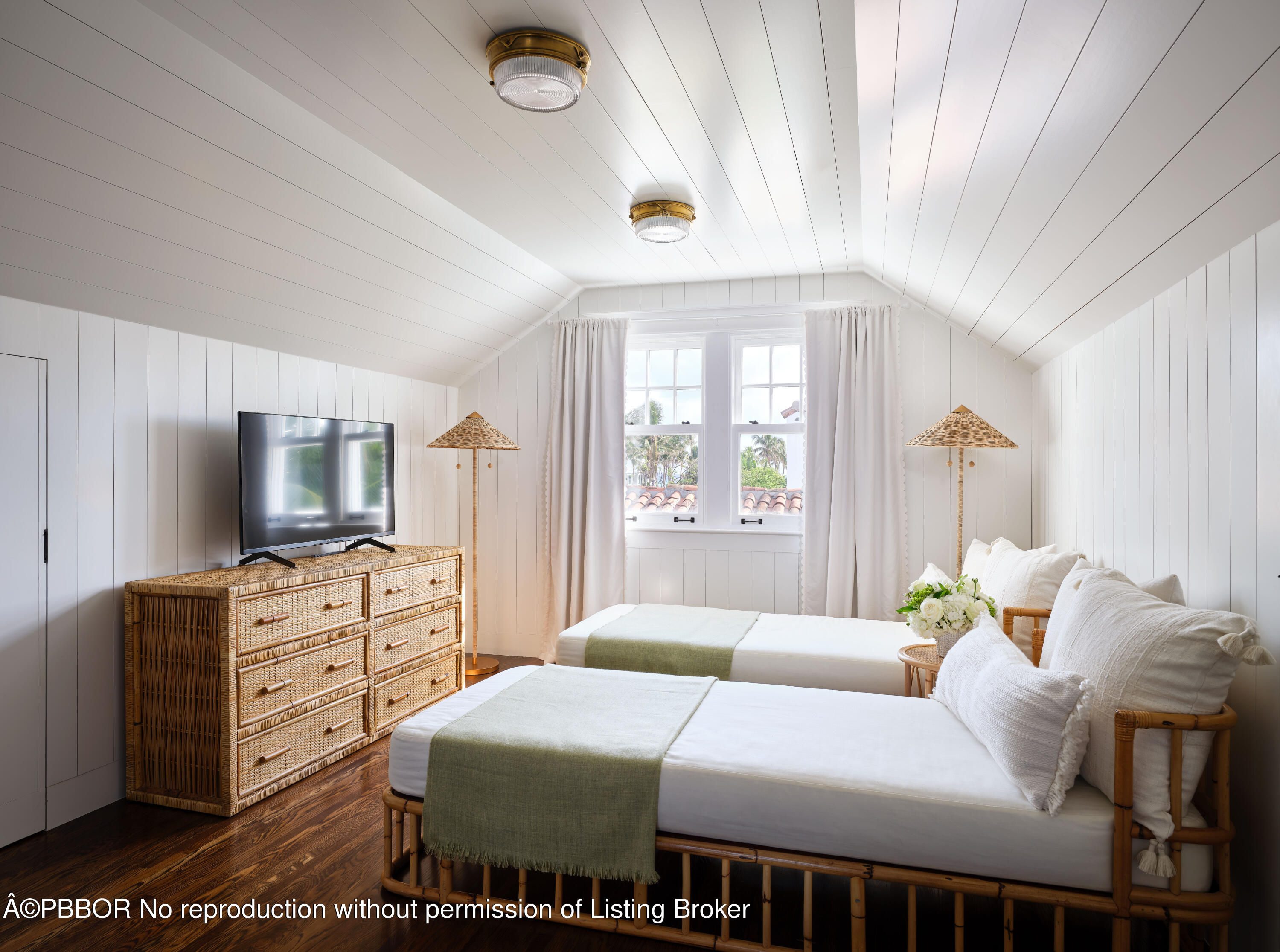 "Sea" Street Paradise