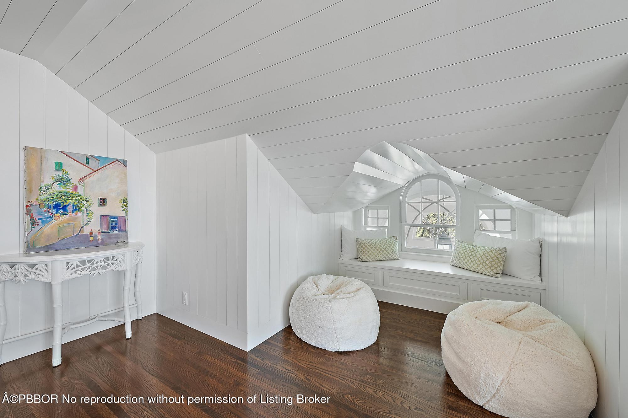 "Sea" Street Paradise