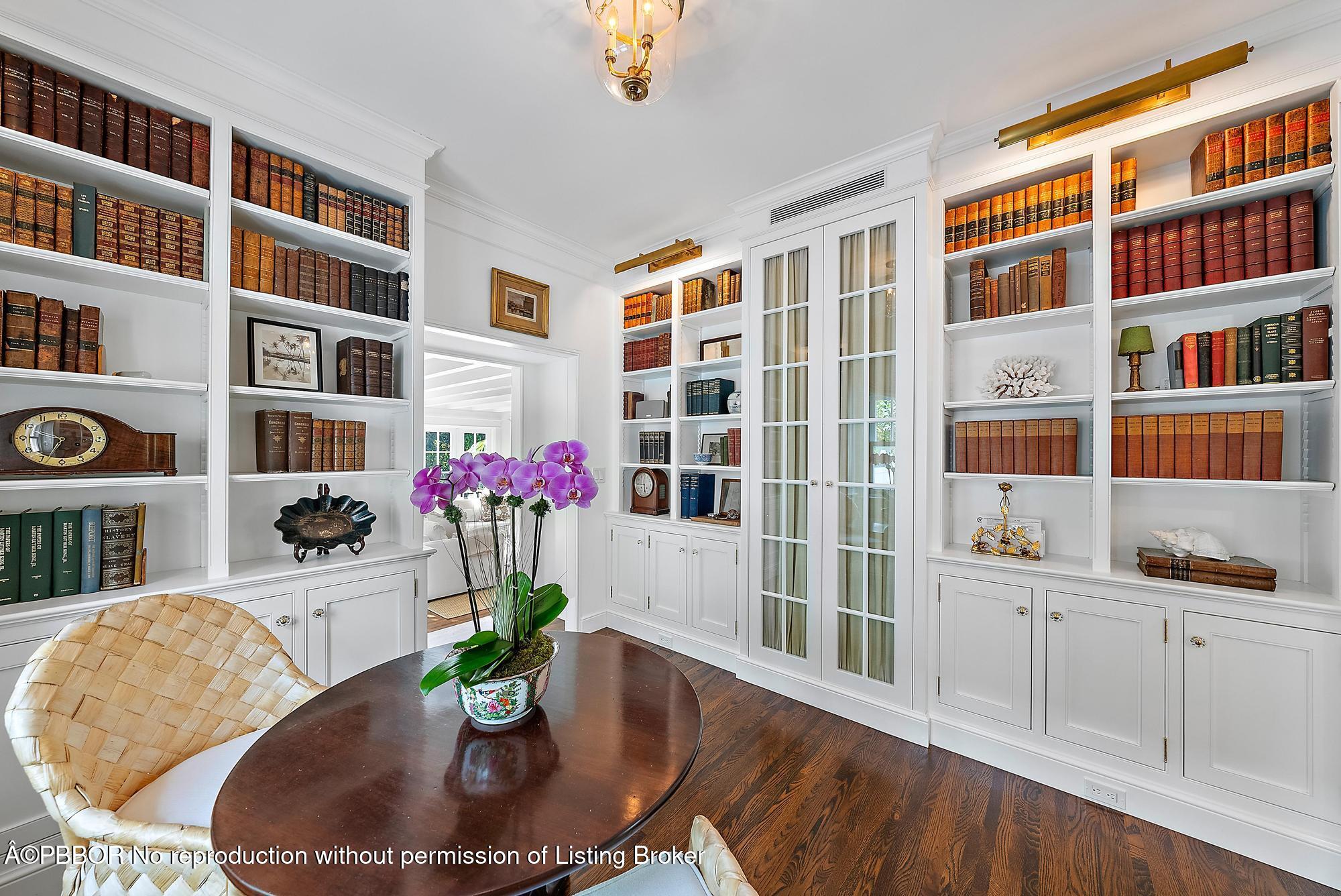 "Sea" Street Paradise