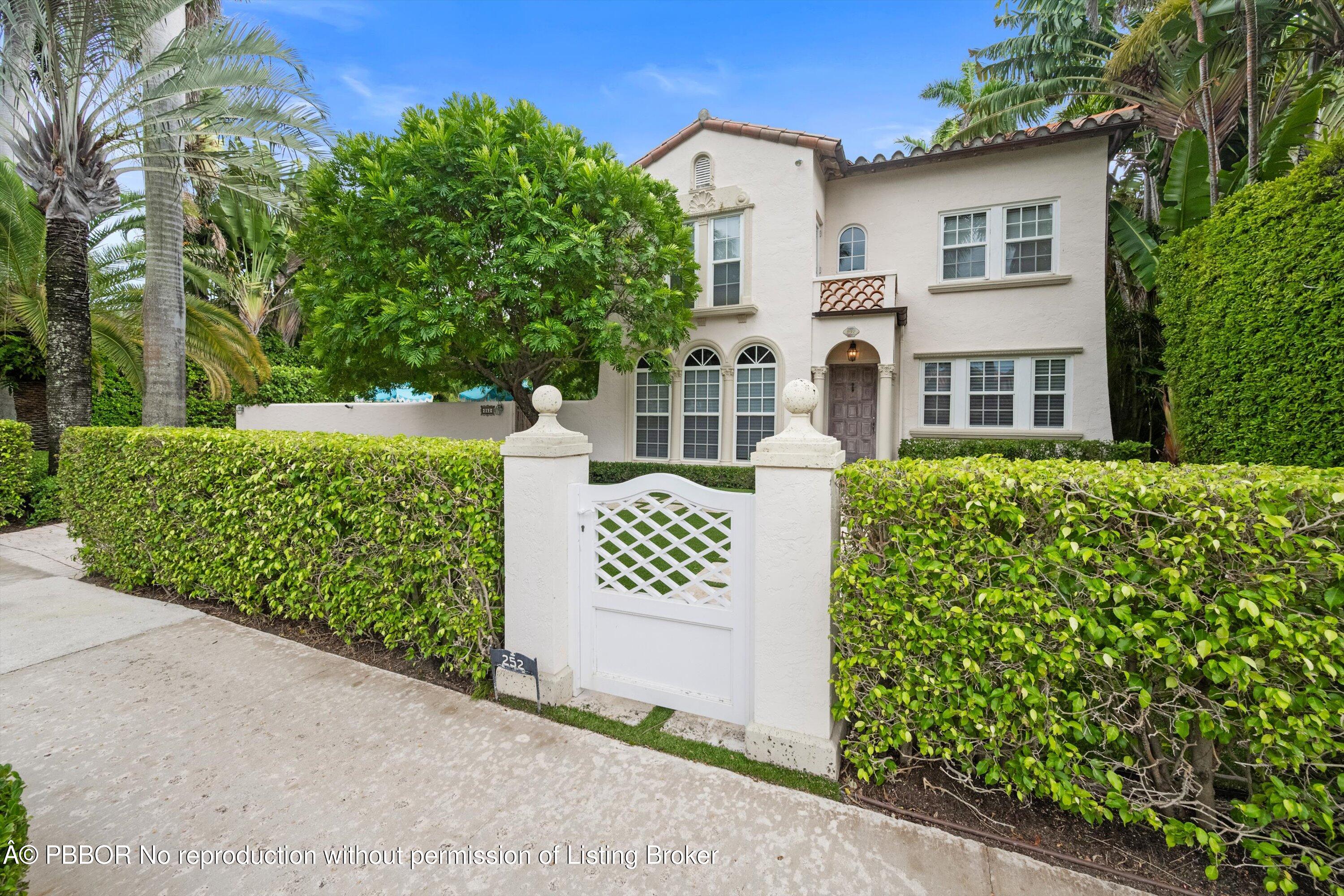 Double Lot Charmer In Town