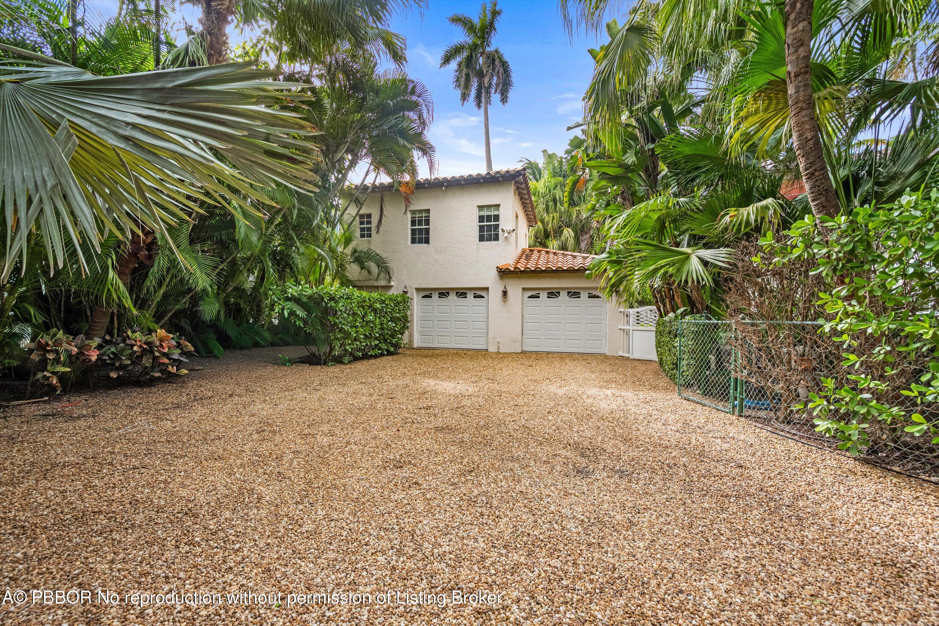 Double Lot Charmer In Town