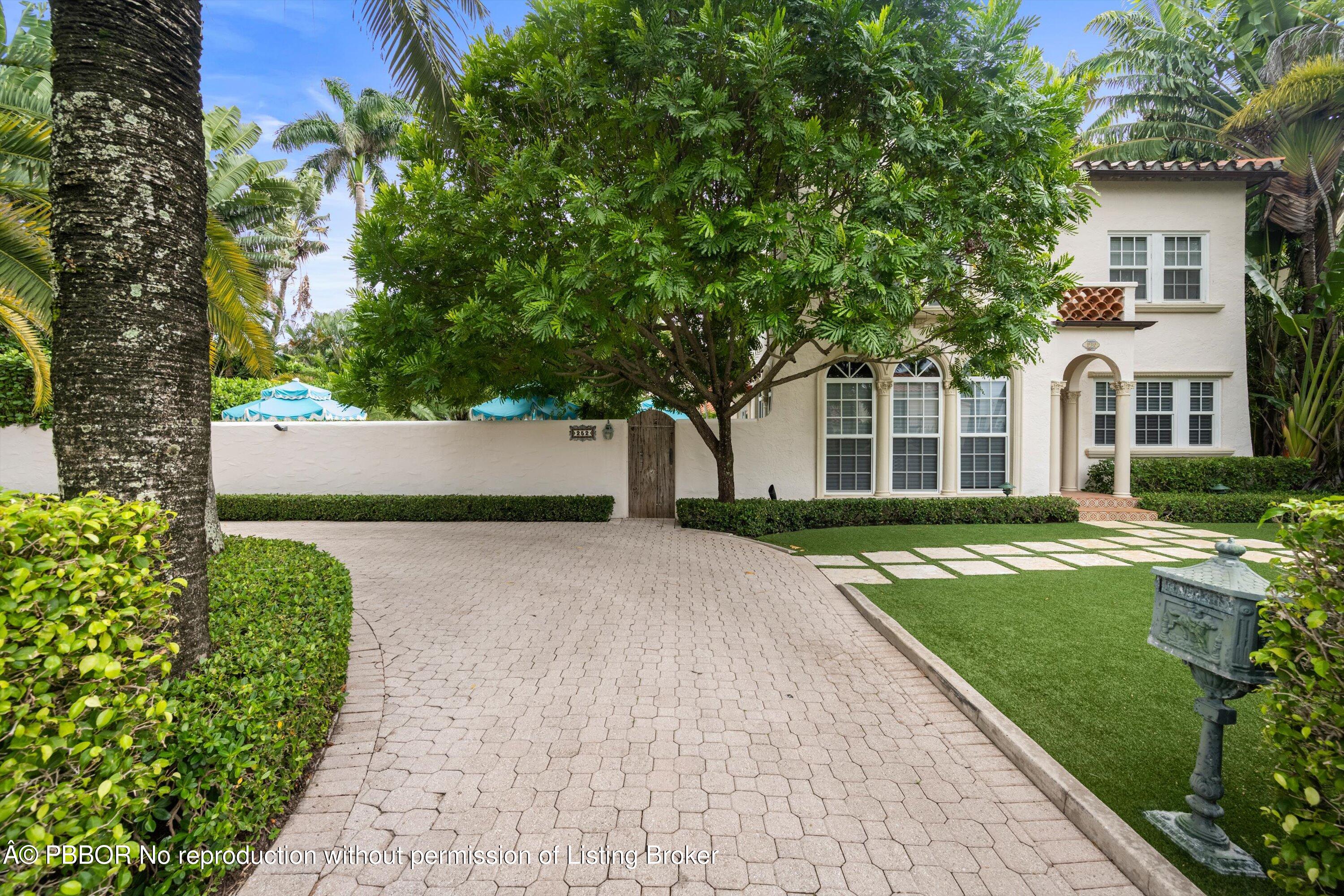 Double Lot Charmer In Town