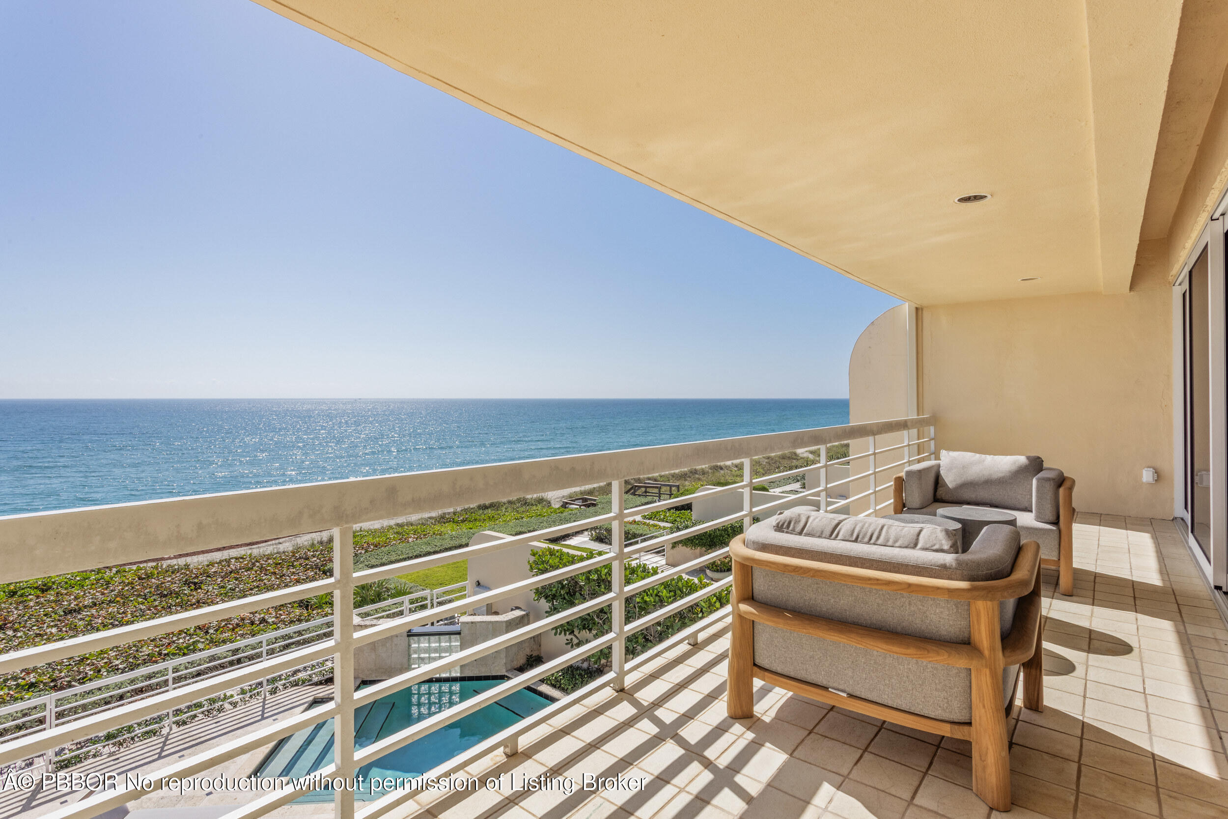 2 Sloans Curve Drive