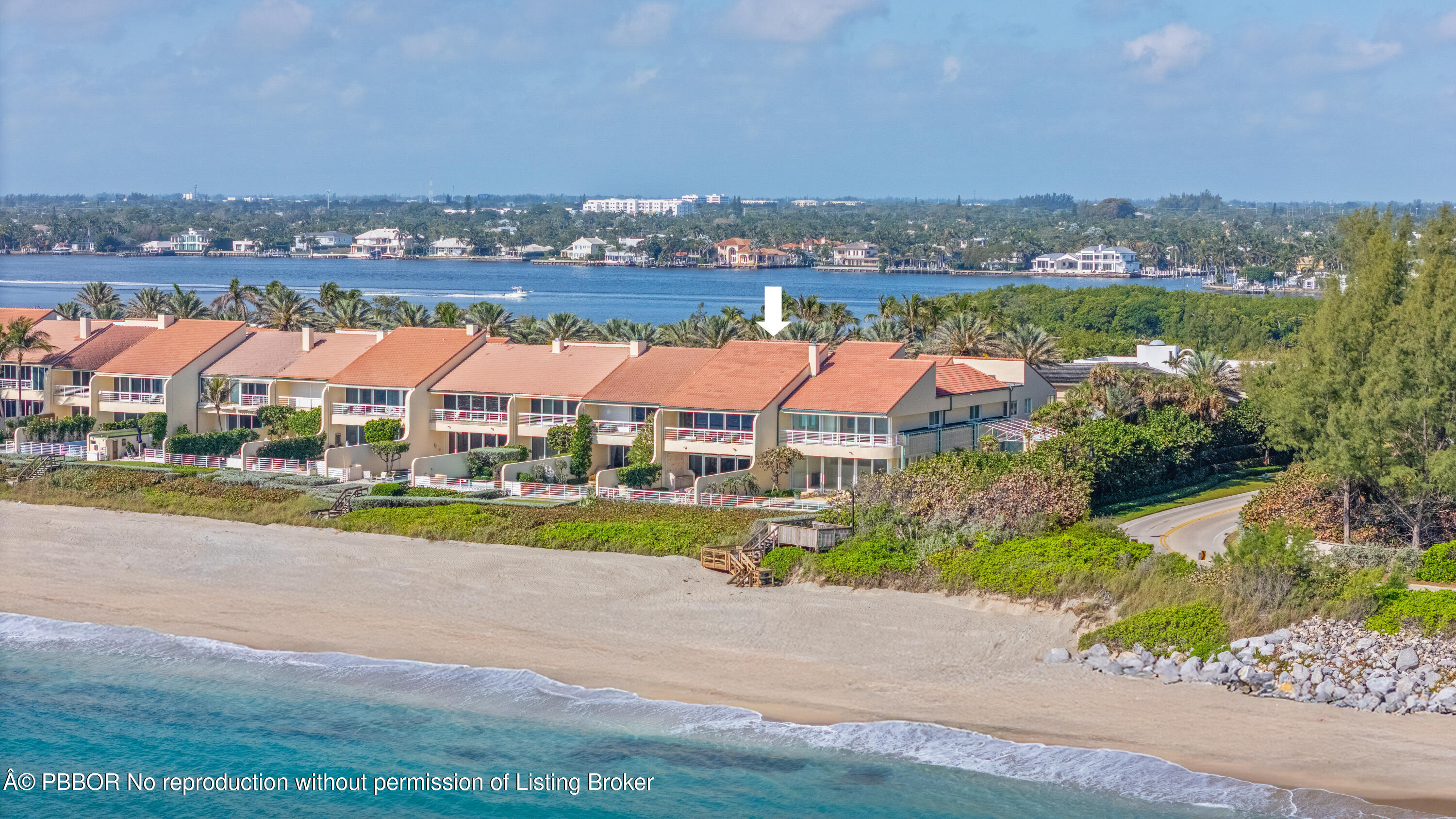 2 Sloans Curve Drive