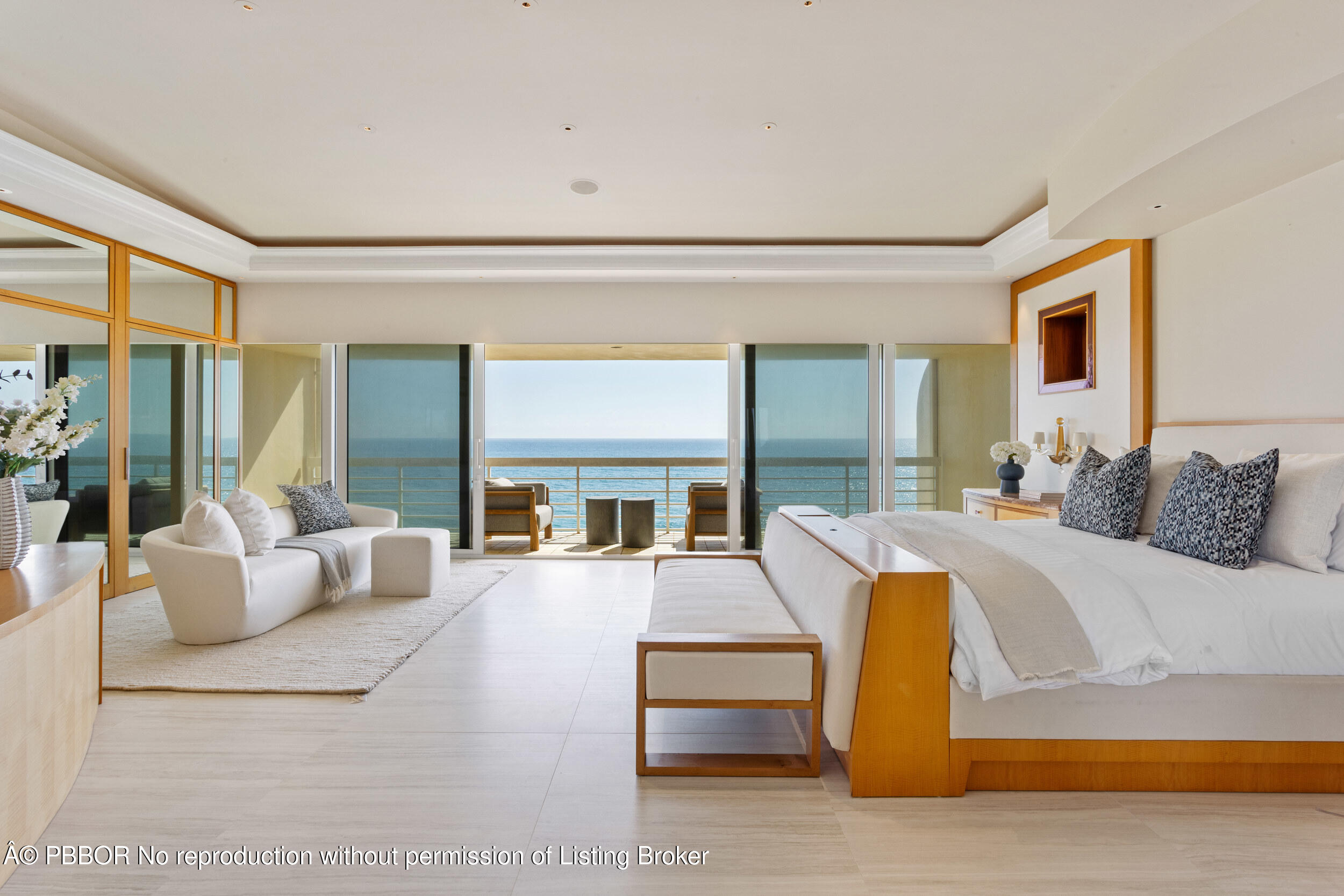 2 Sloans Curve Drive