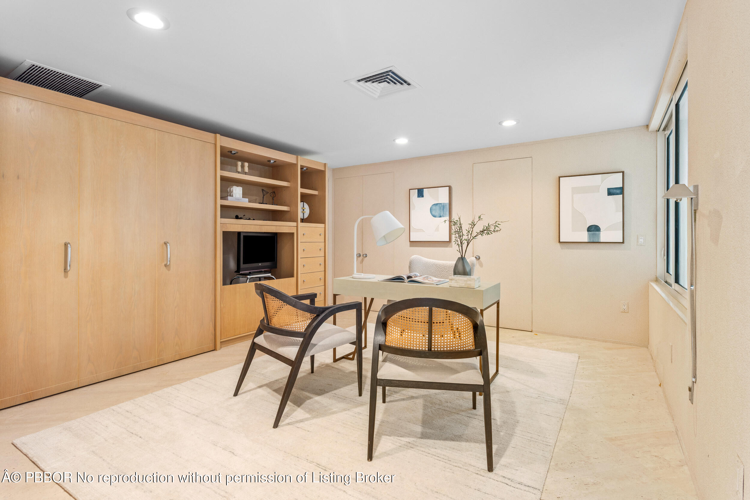 2 Sloans Curve Drive