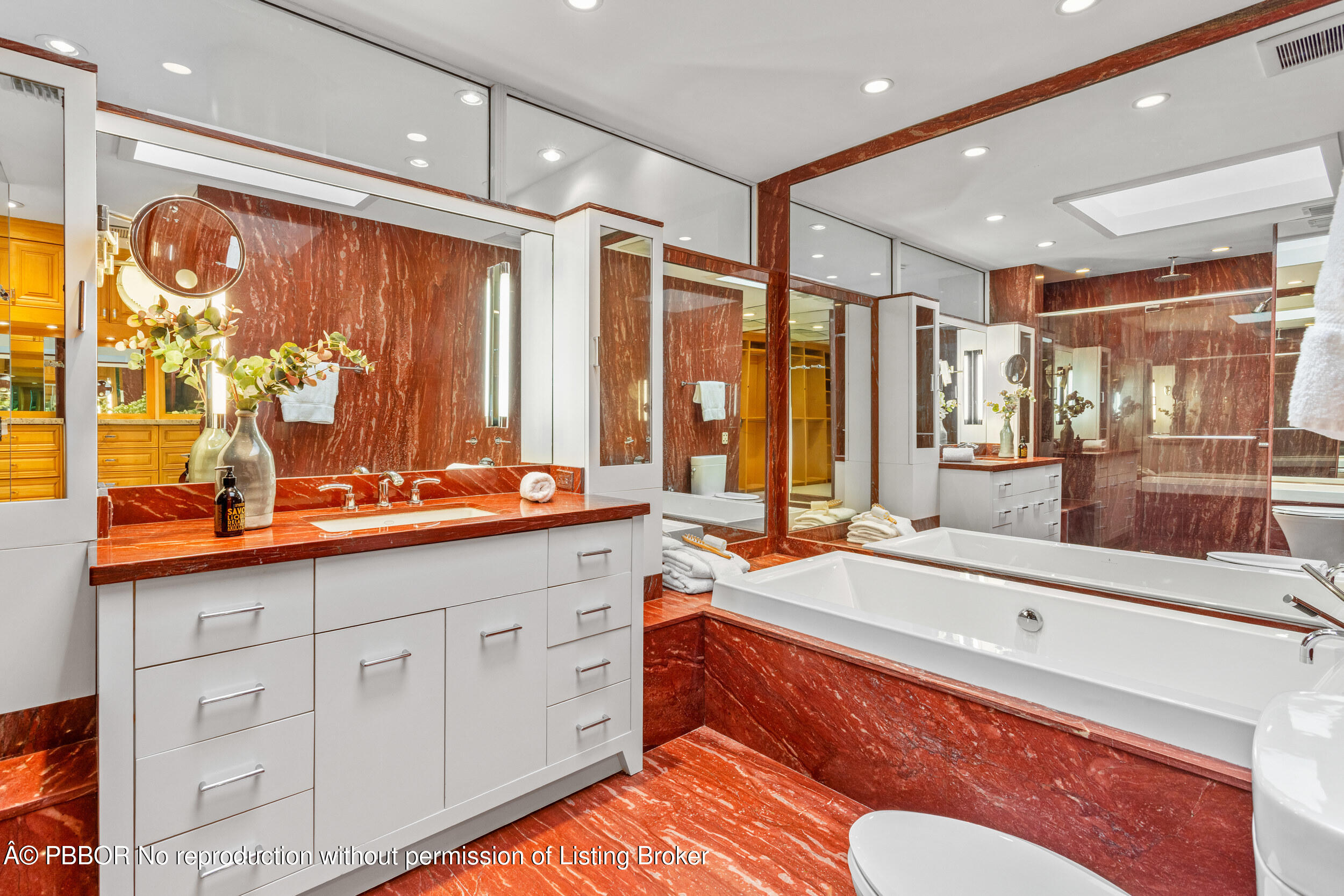 2 Sloans Curve Drive