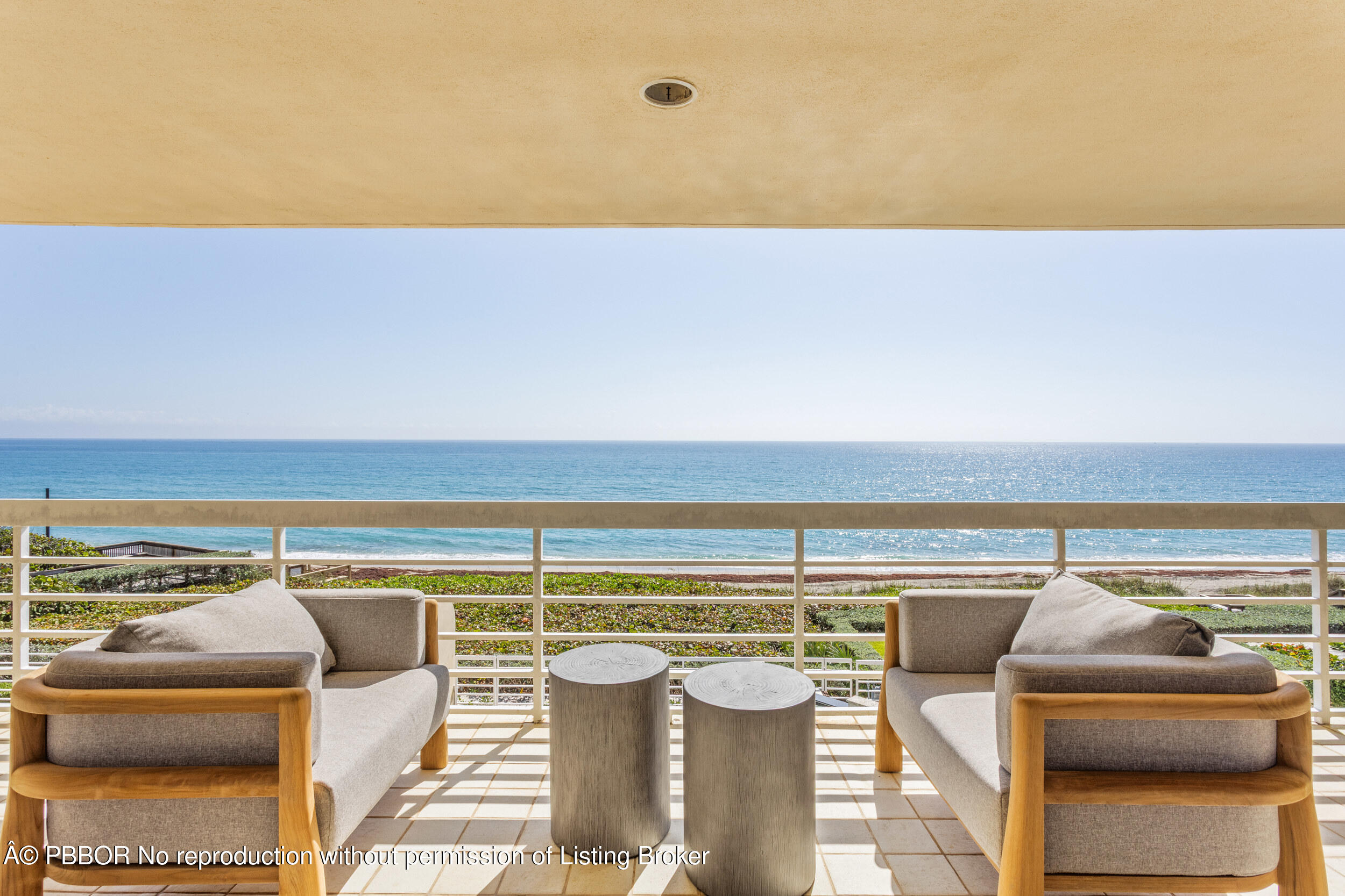 2 Sloans Curve Drive