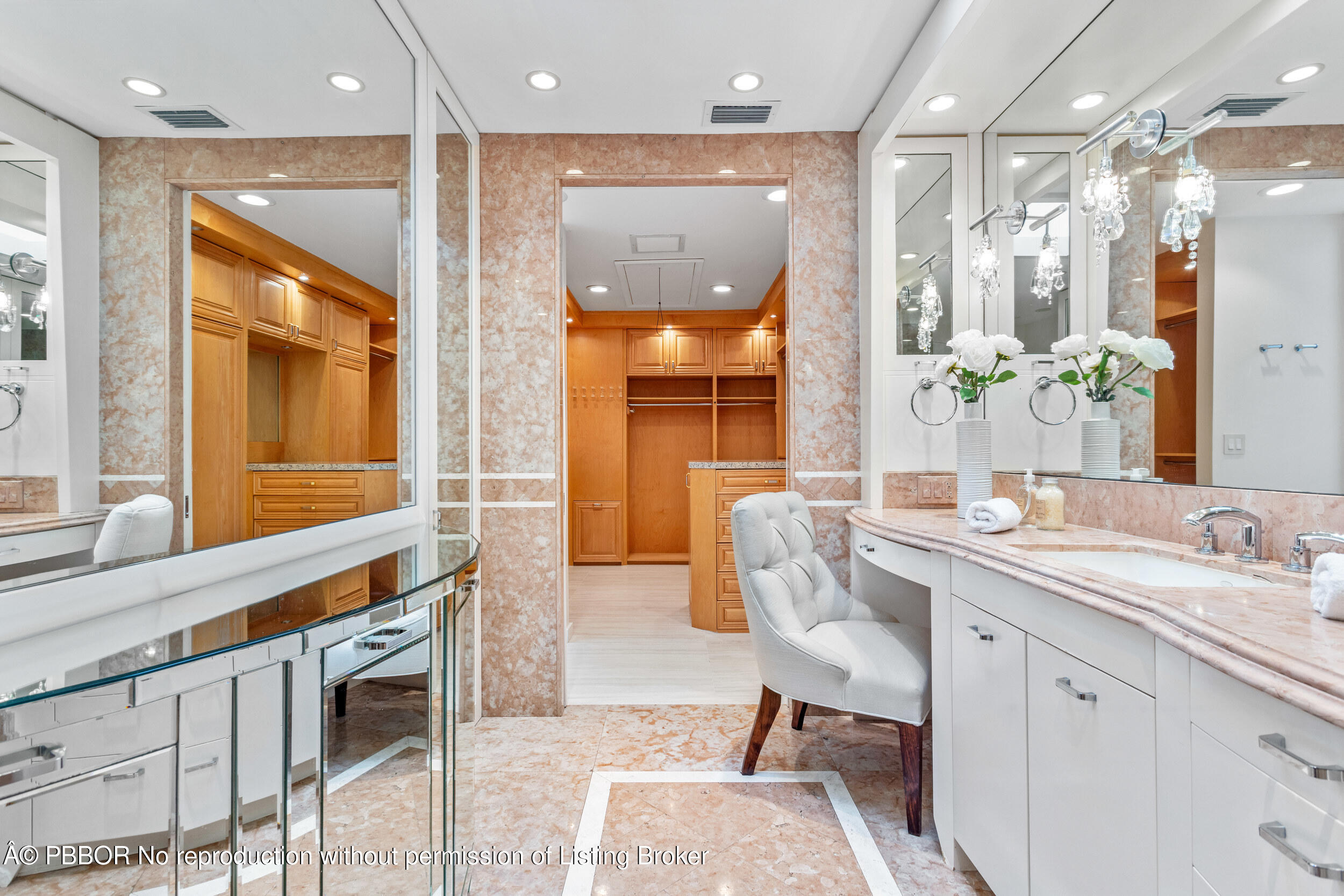 2 Sloans Curve Drive