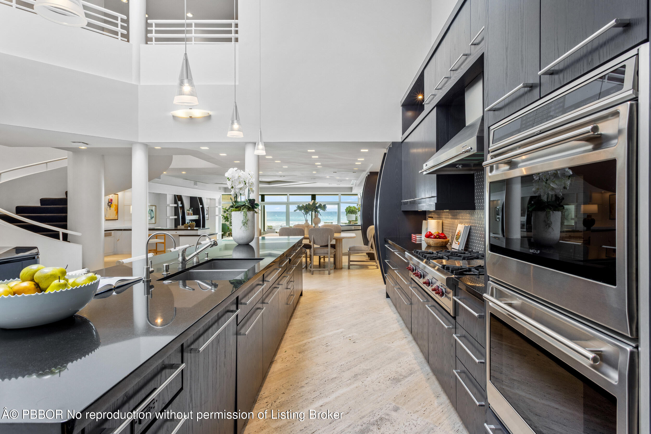 2 Sloans Curve Drive