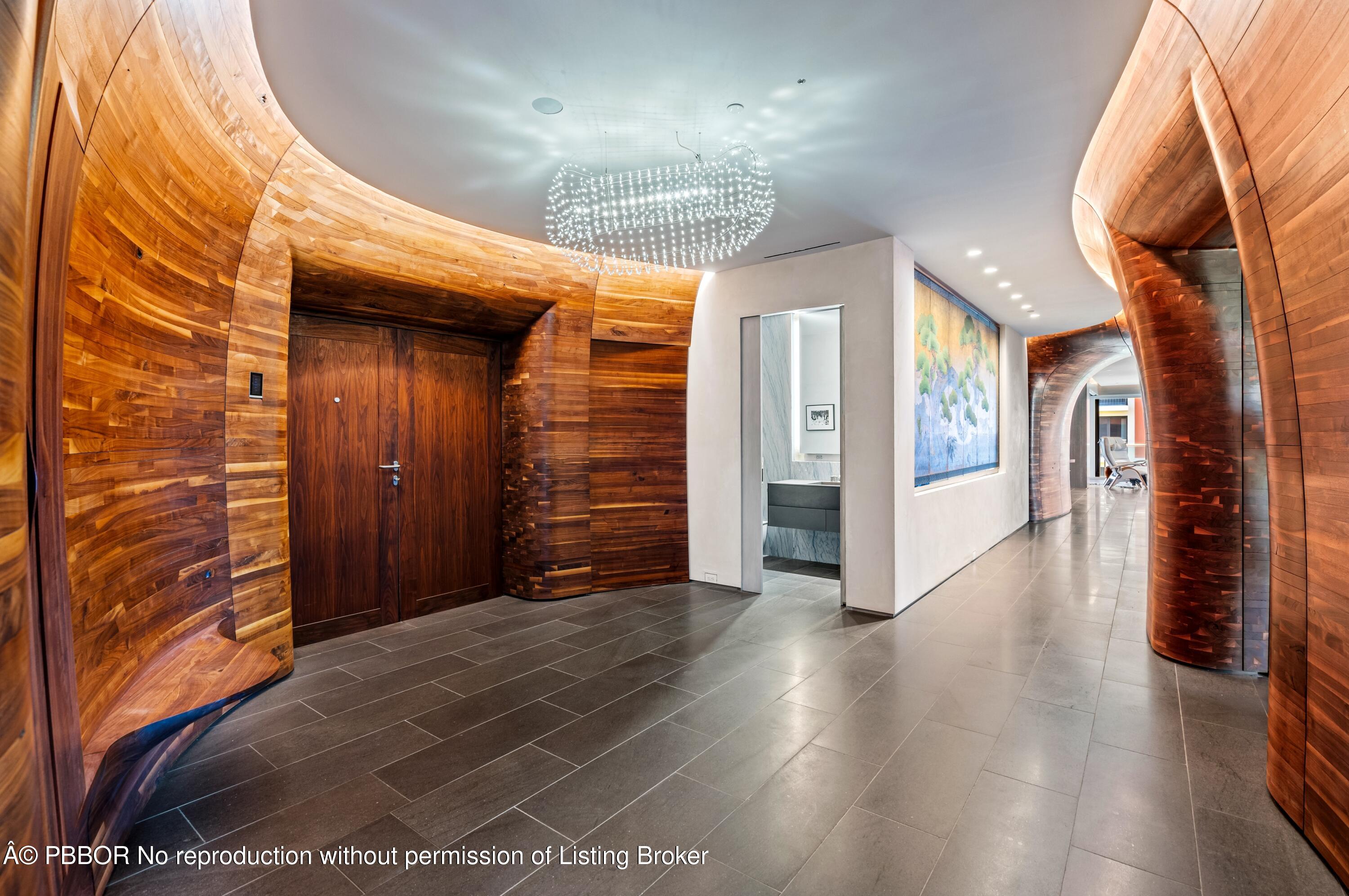 2 N Breakers Row, N25