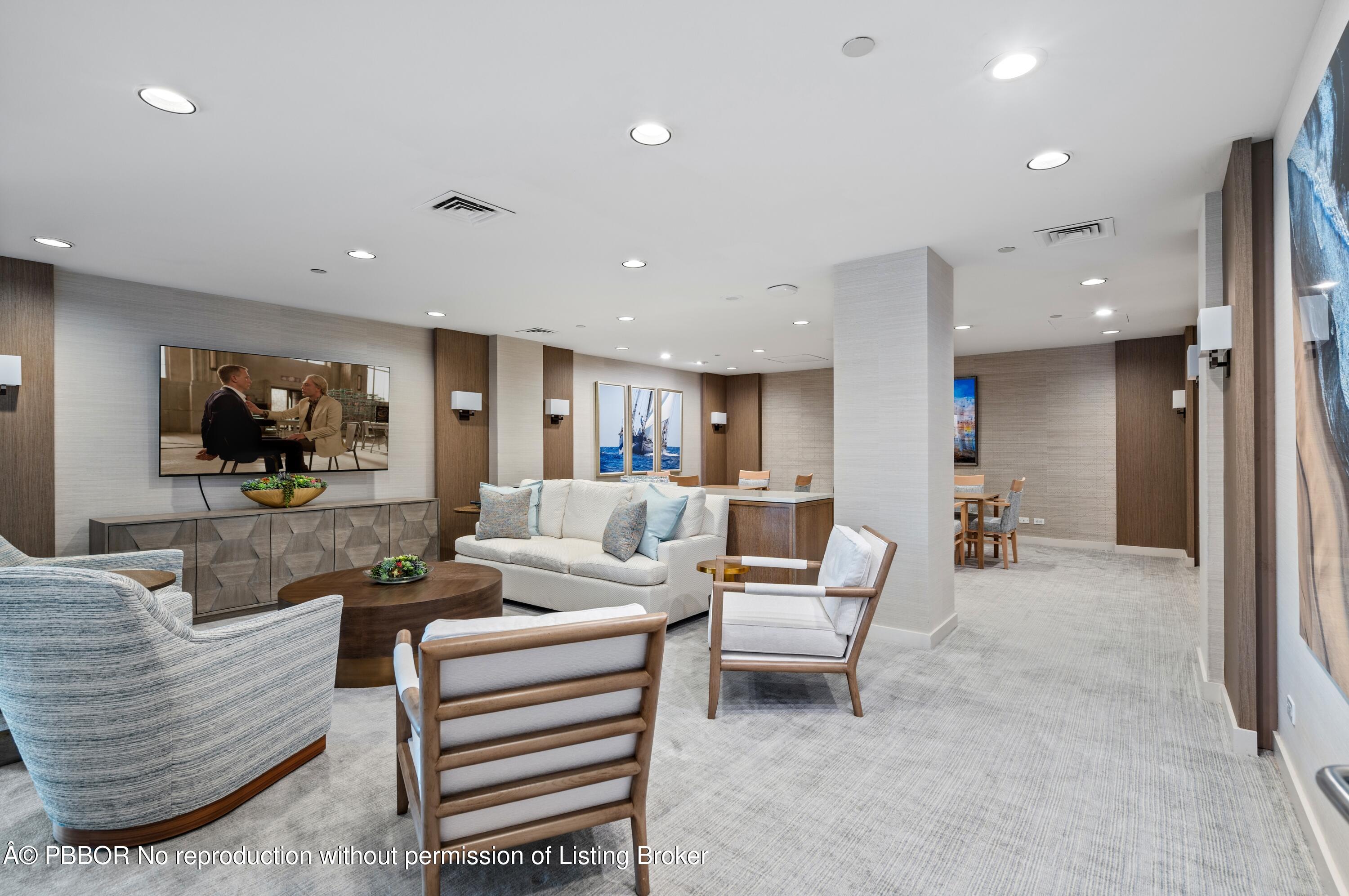 2 N Breakers Row, N25