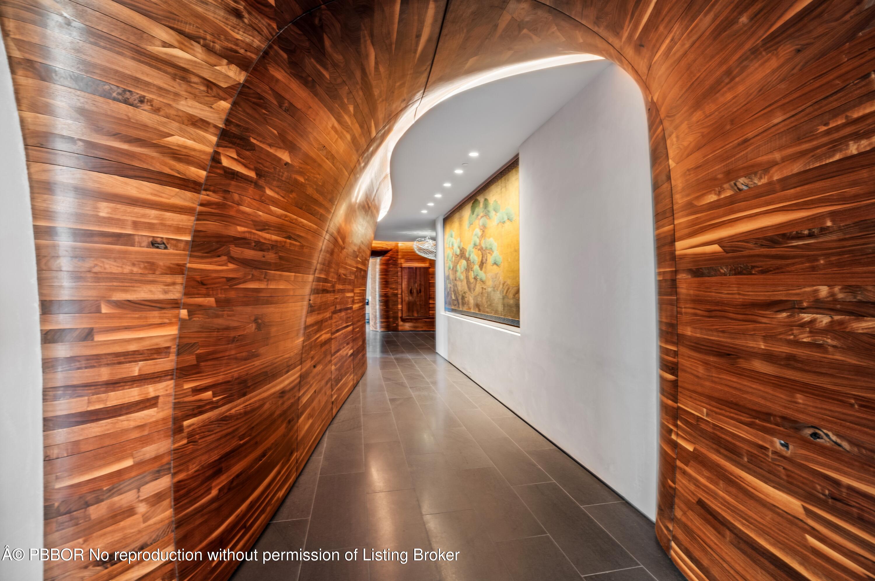 2 N Breakers Row, N25