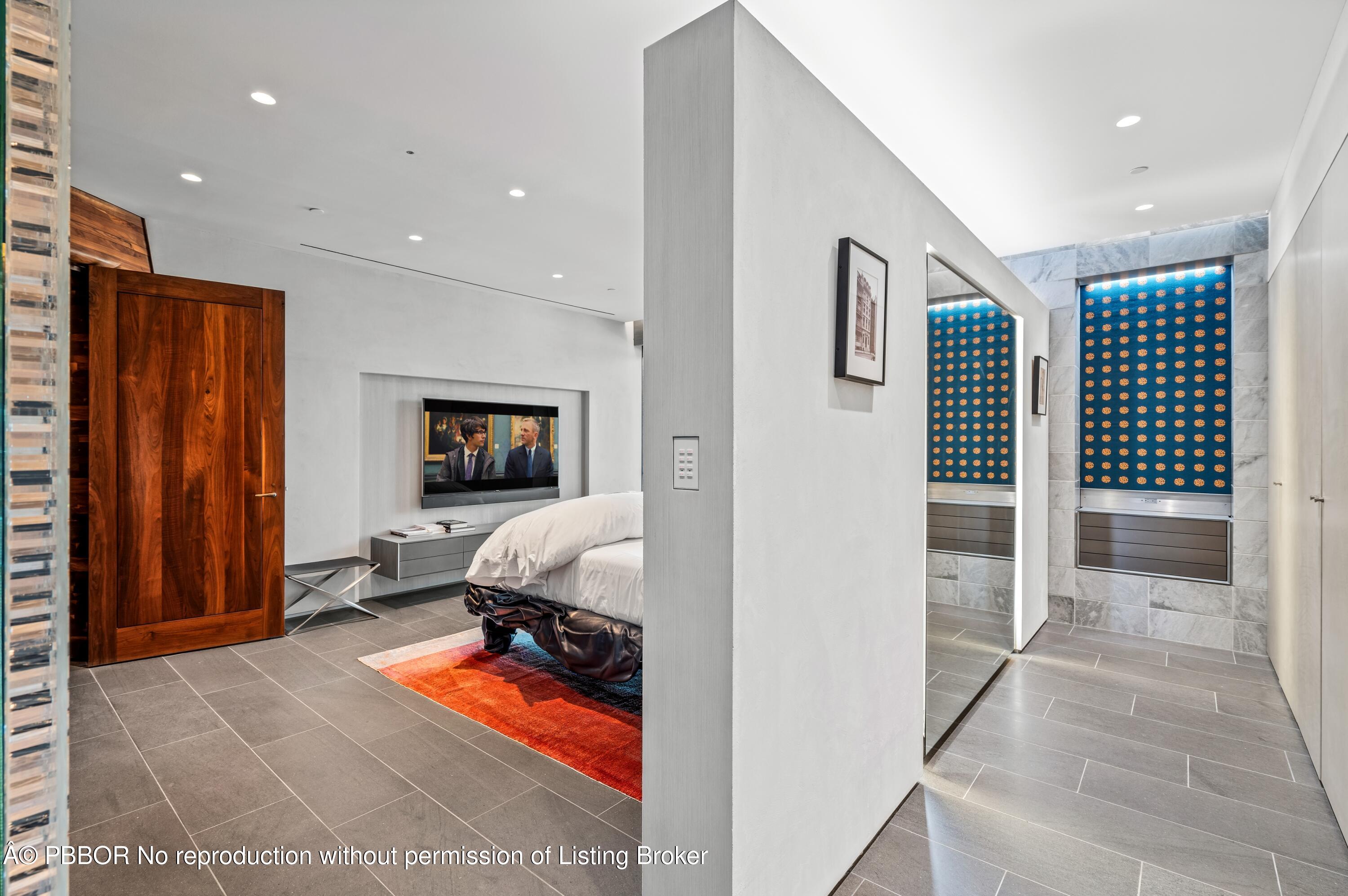 2 N Breakers Row, N25