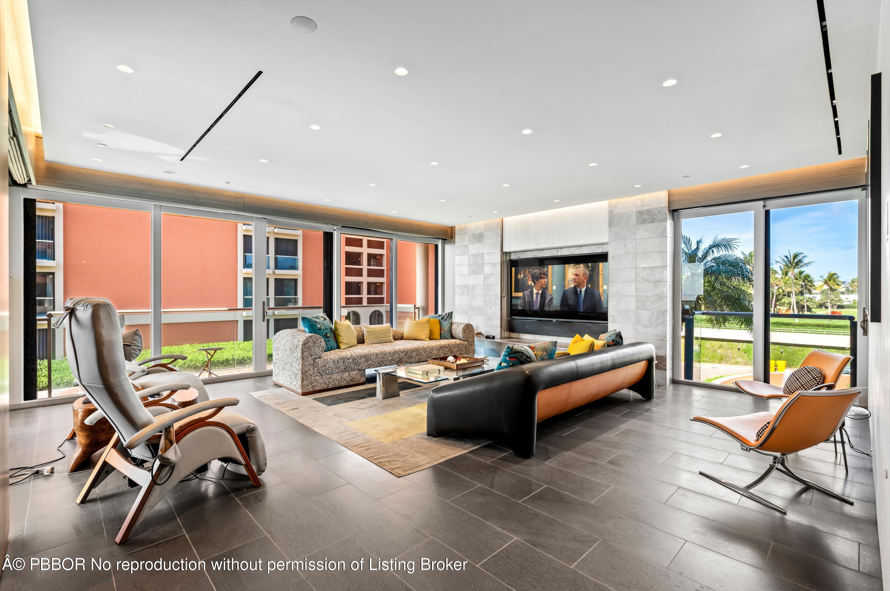 2 N Breakers Row, N25