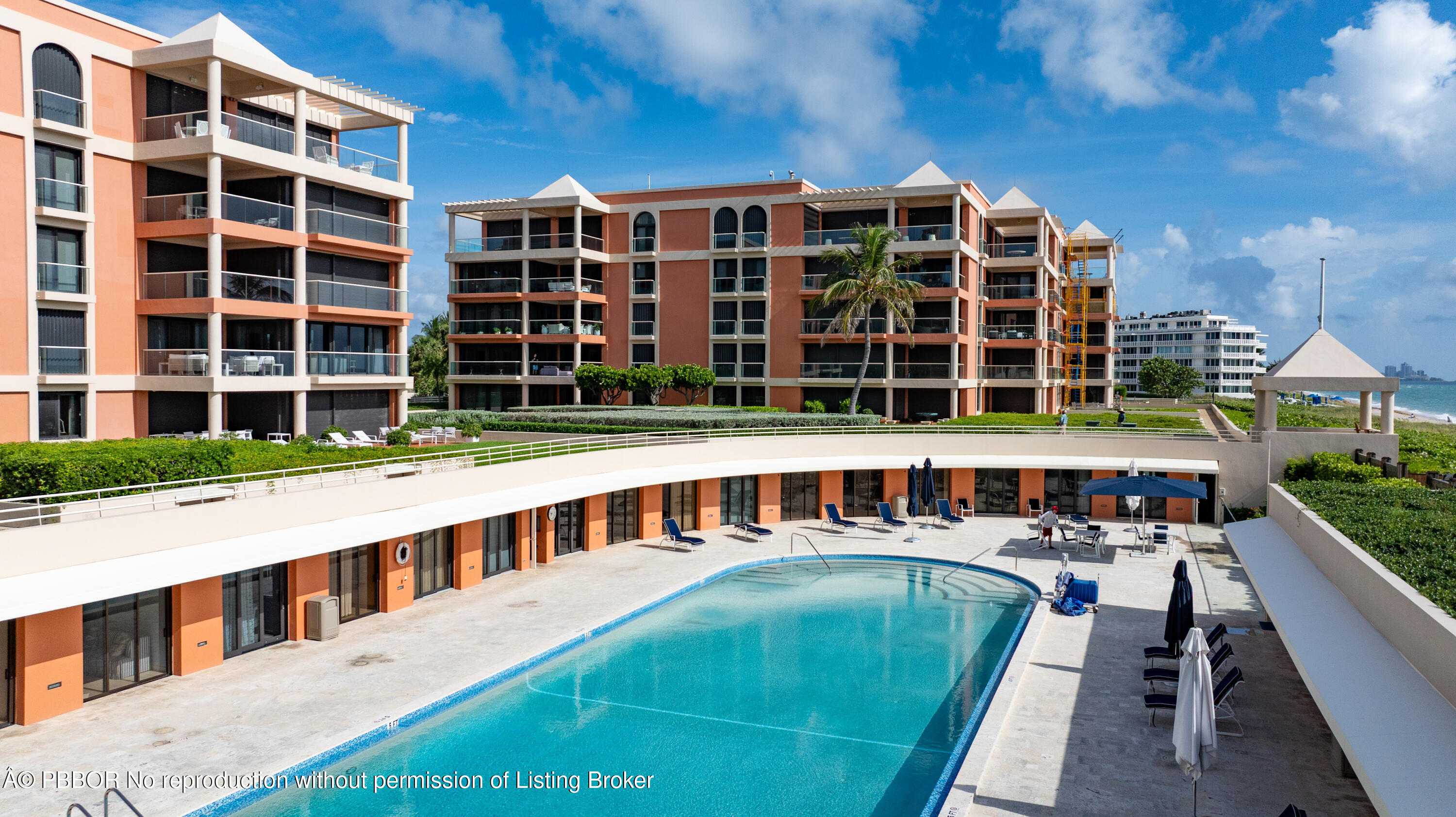 2 N Breakers Row, N25