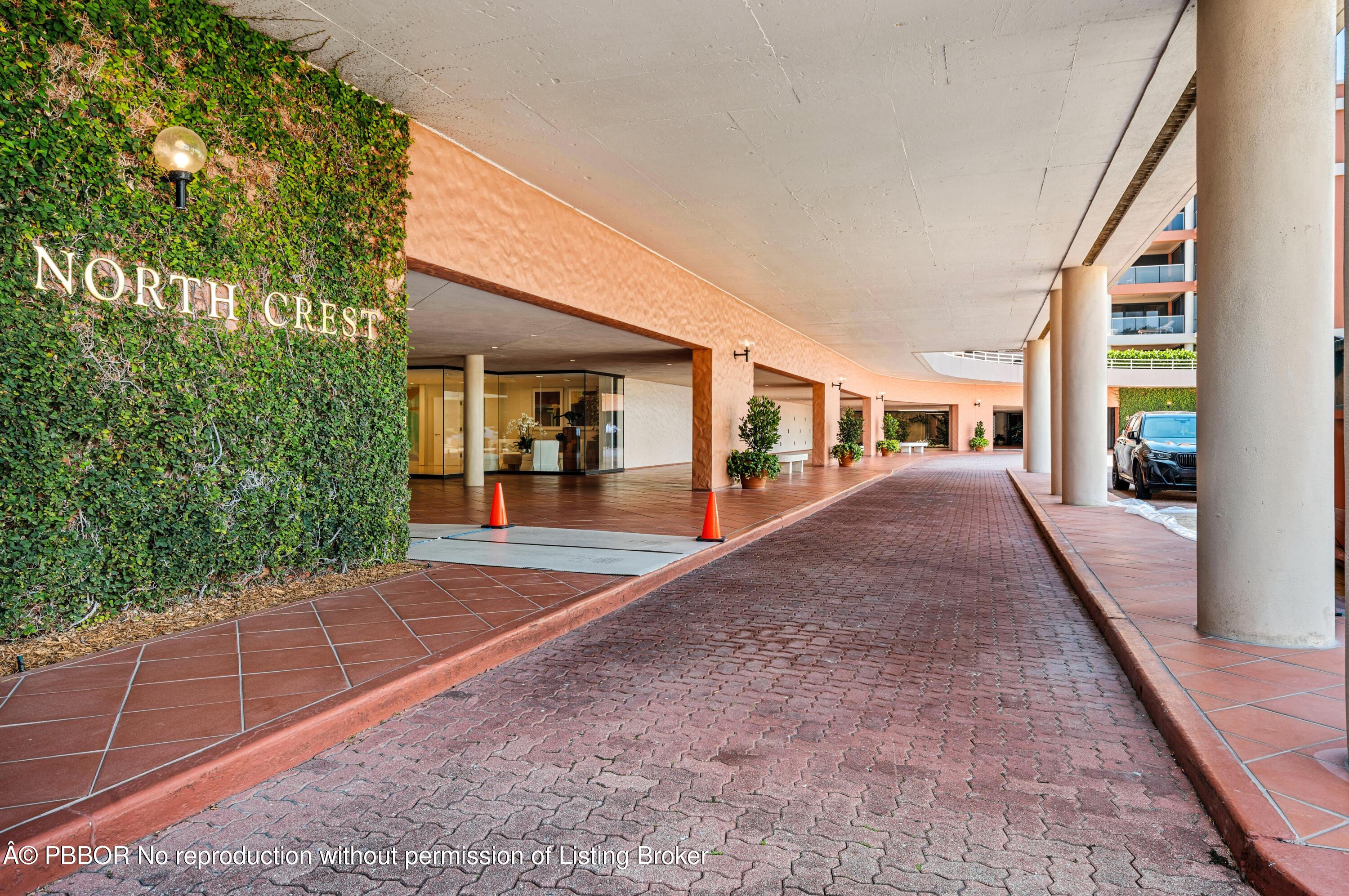 2 N Breakers Row, N25