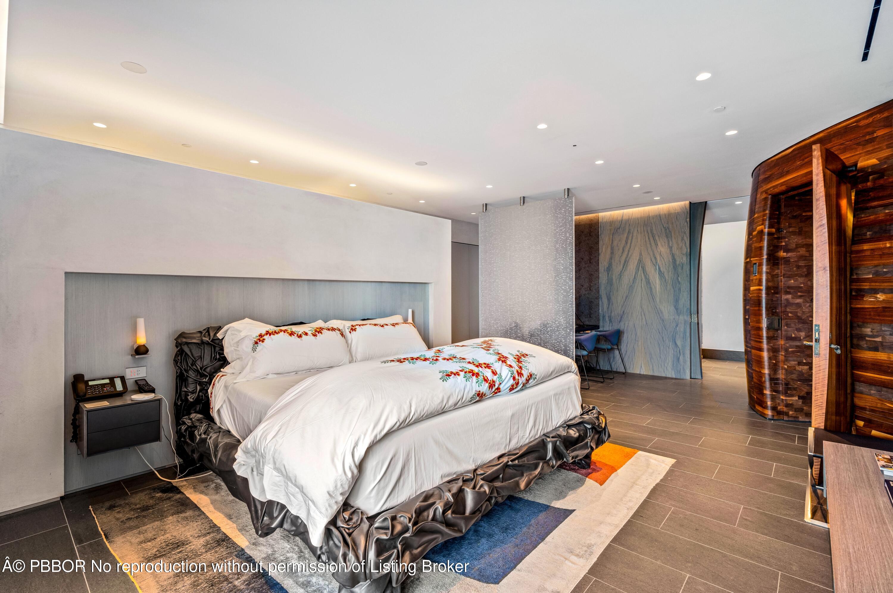 2 N Breakers Row, N25