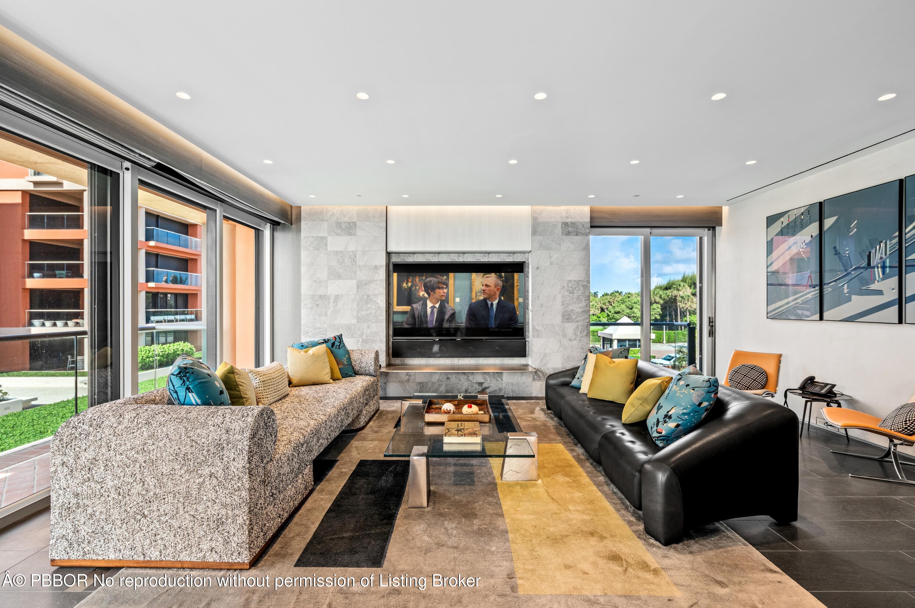 2 N Breakers Row, N25