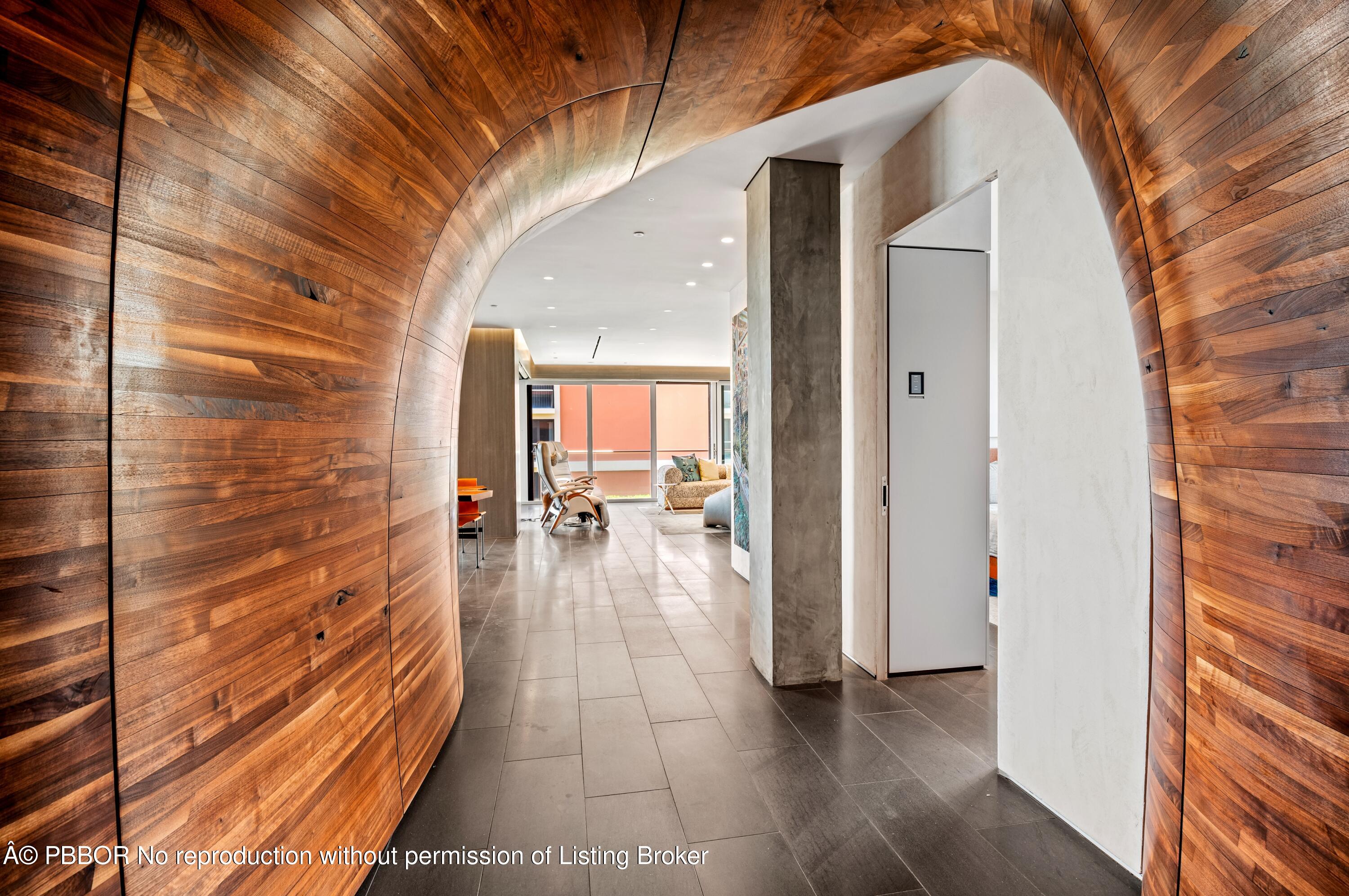 2 N Breakers Row, N25