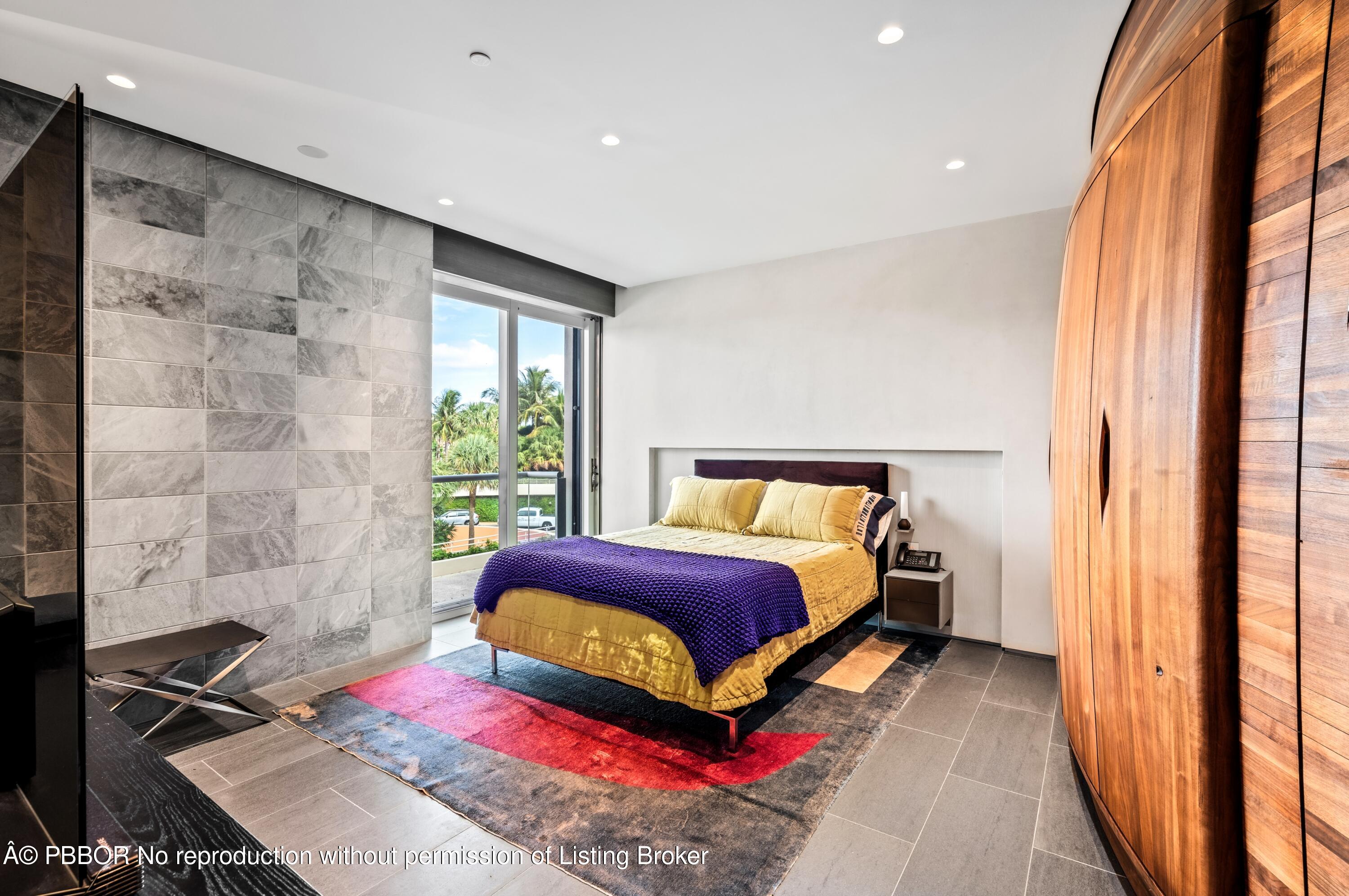 2 N Breakers Row, N25