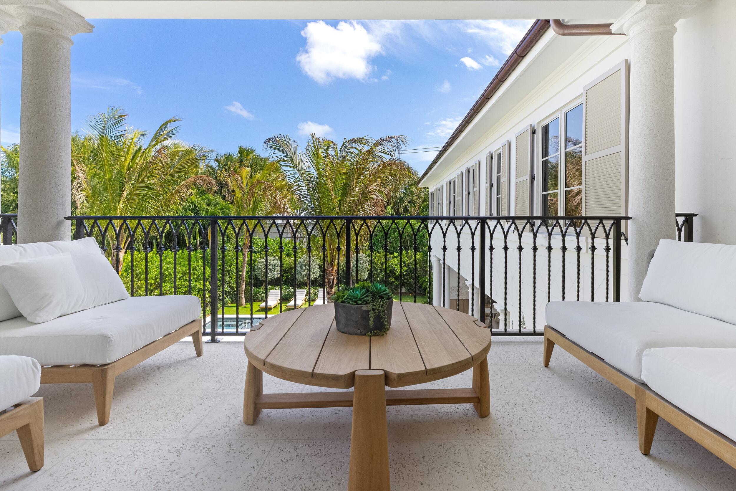 122 Bloomfield Drive