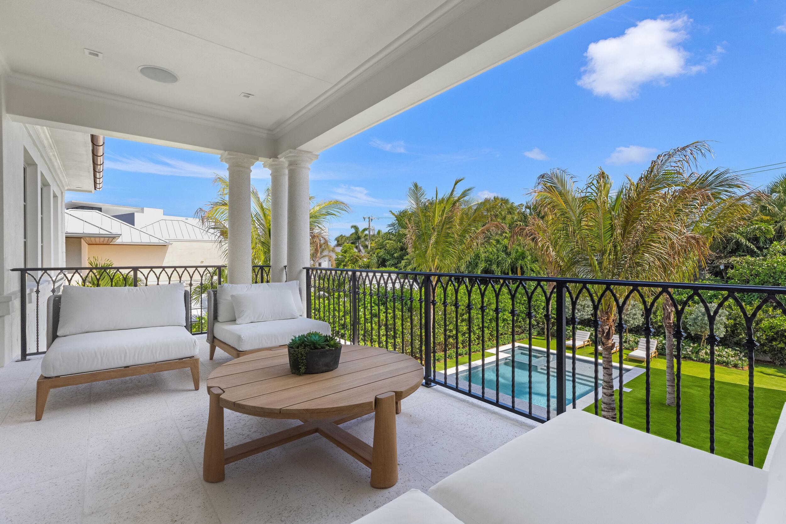 122 Bloomfield Drive