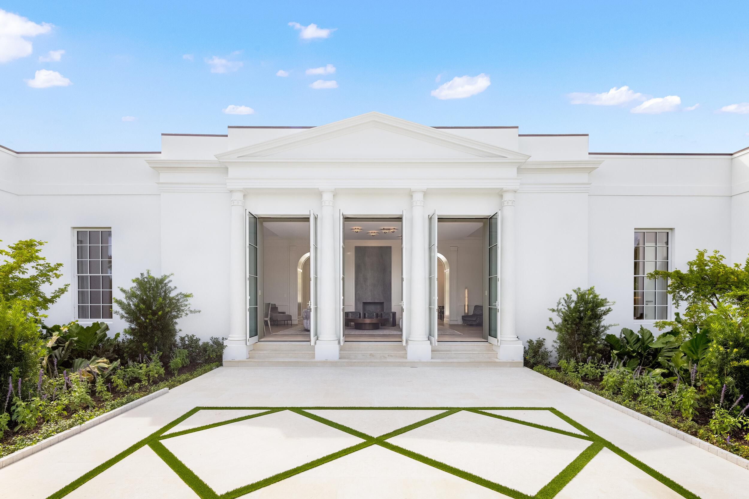 200 Regents Park Road
