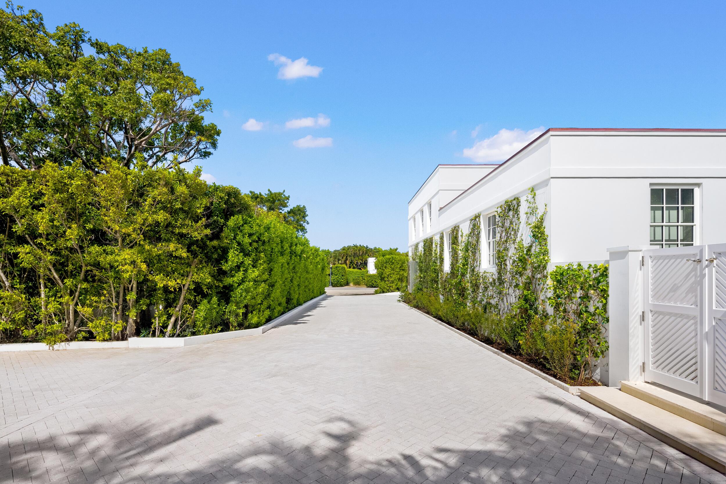 200 Regents Park Road