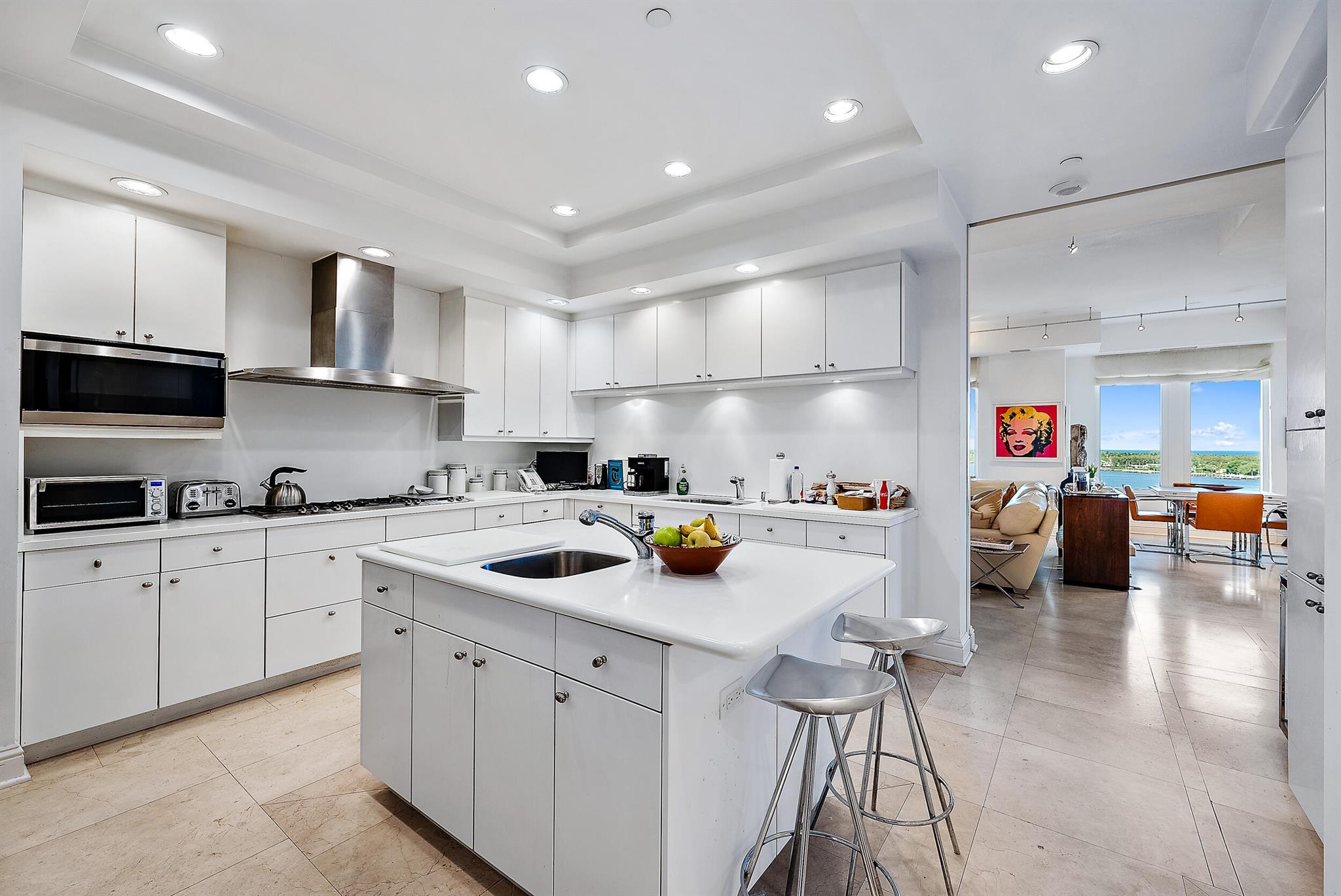 622 N Flagler Drive 803