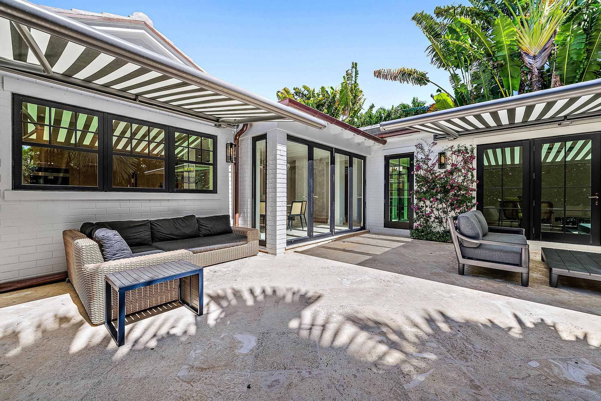 160 Chilean Avenue