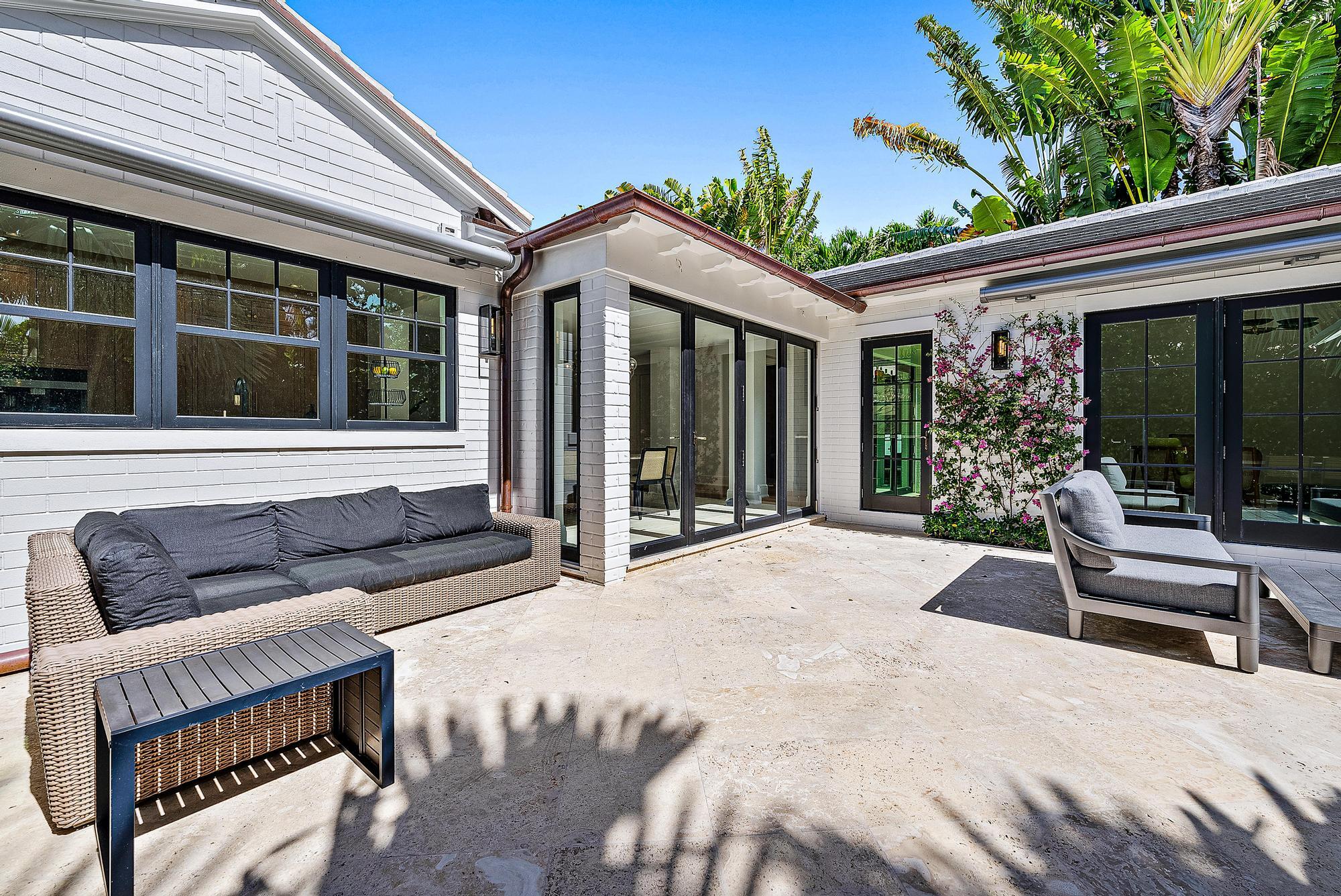160 Chilean Avenue