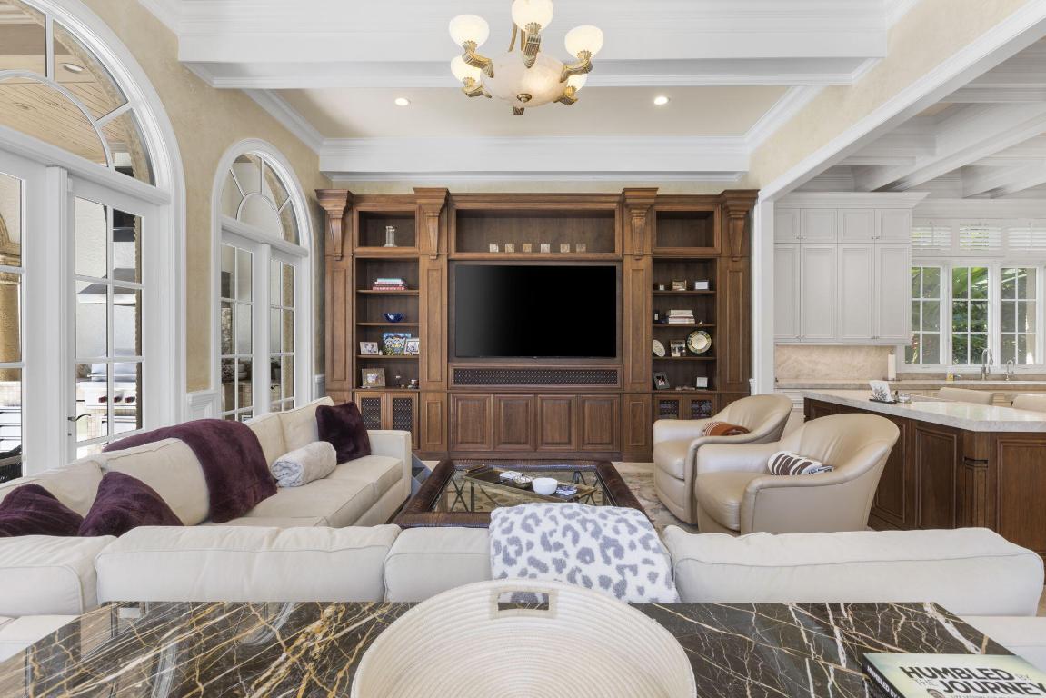 Estate Section Classic