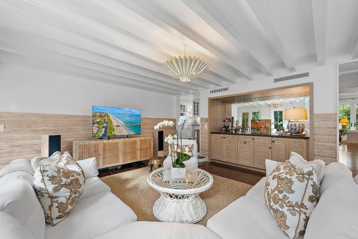 "Sea" Street Paradise