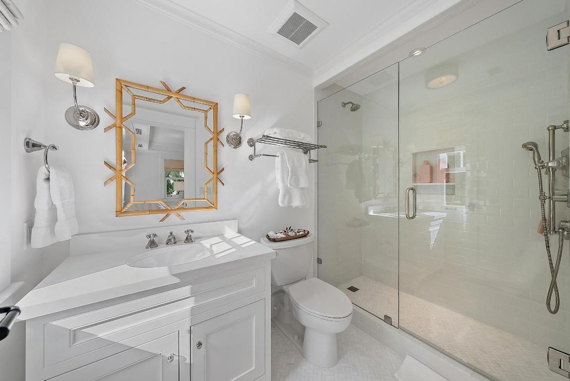 "Sea" Street Paradise