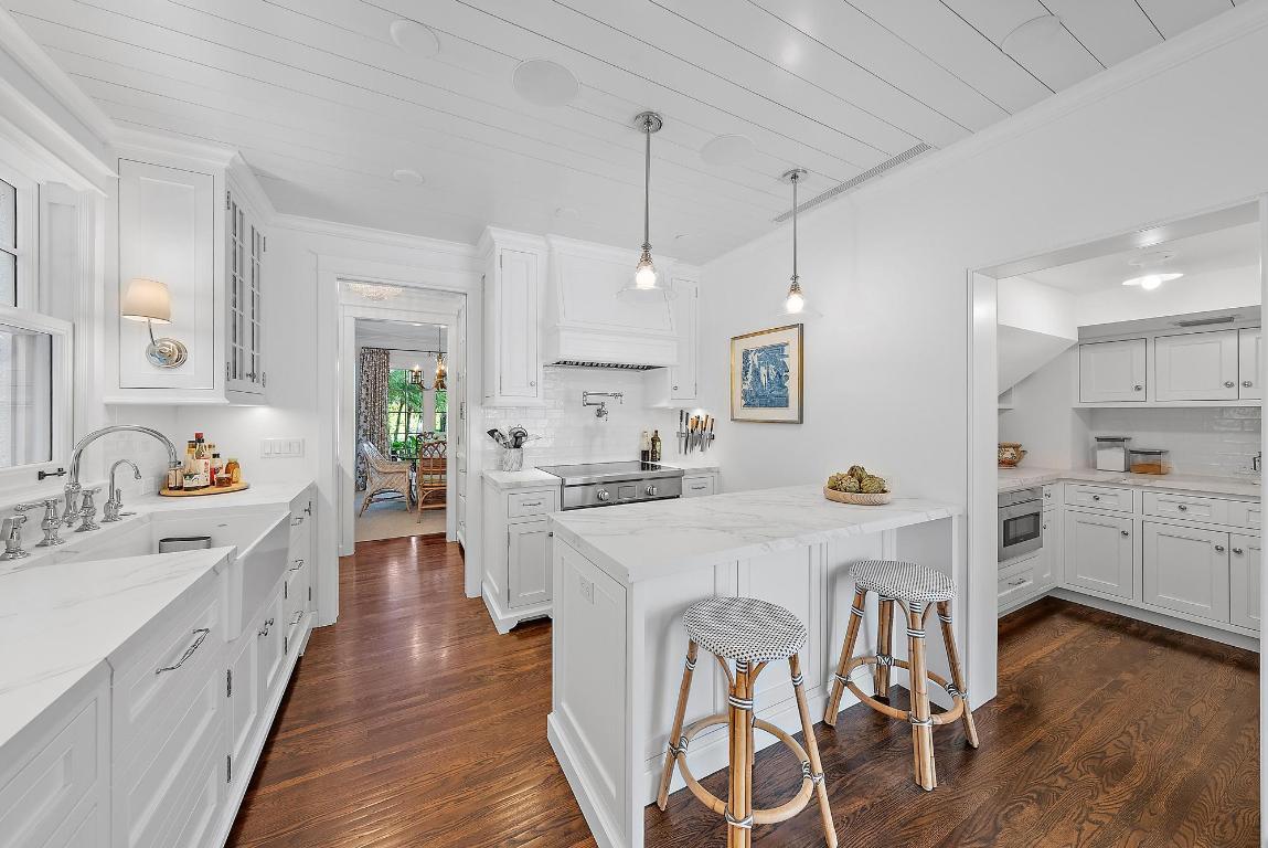 "Sea" Street Paradise