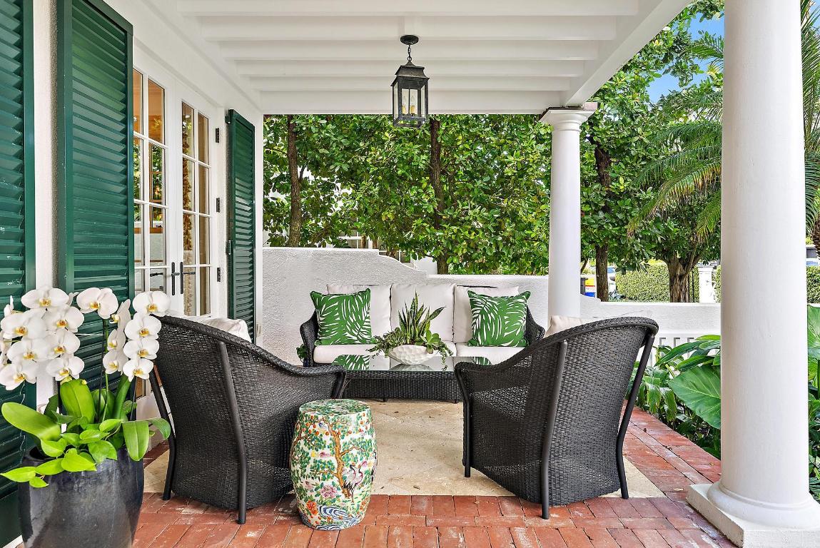 "Sea" Street Paradise