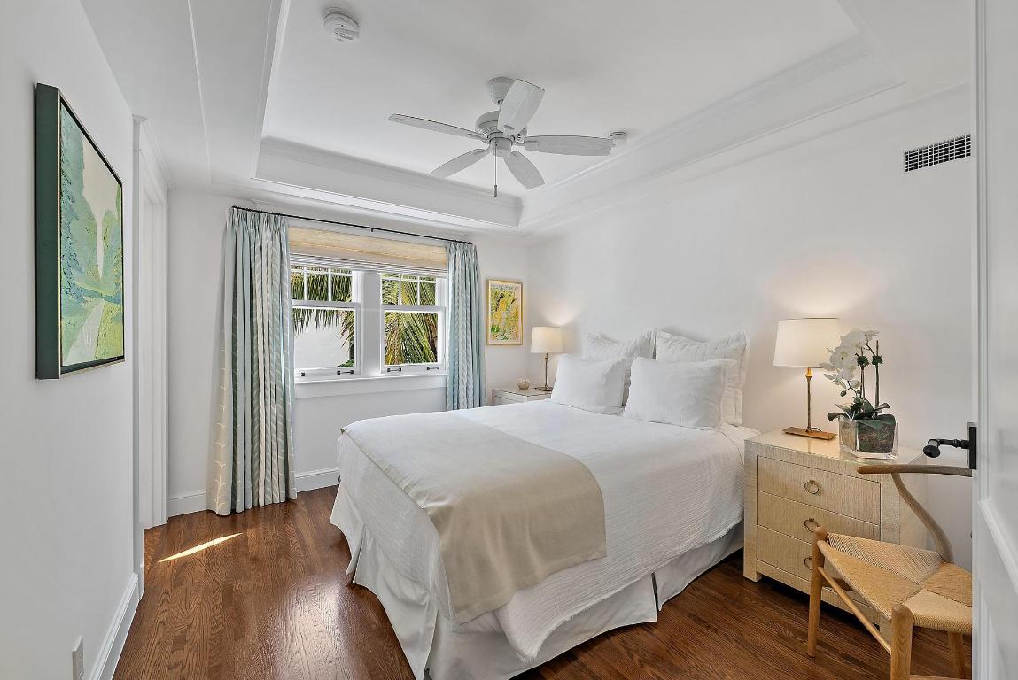 "Sea" Street Paradise