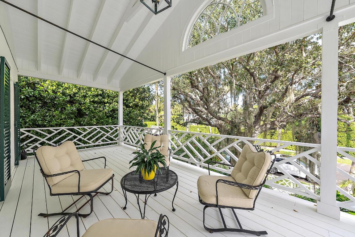 "Sea" Street Paradise